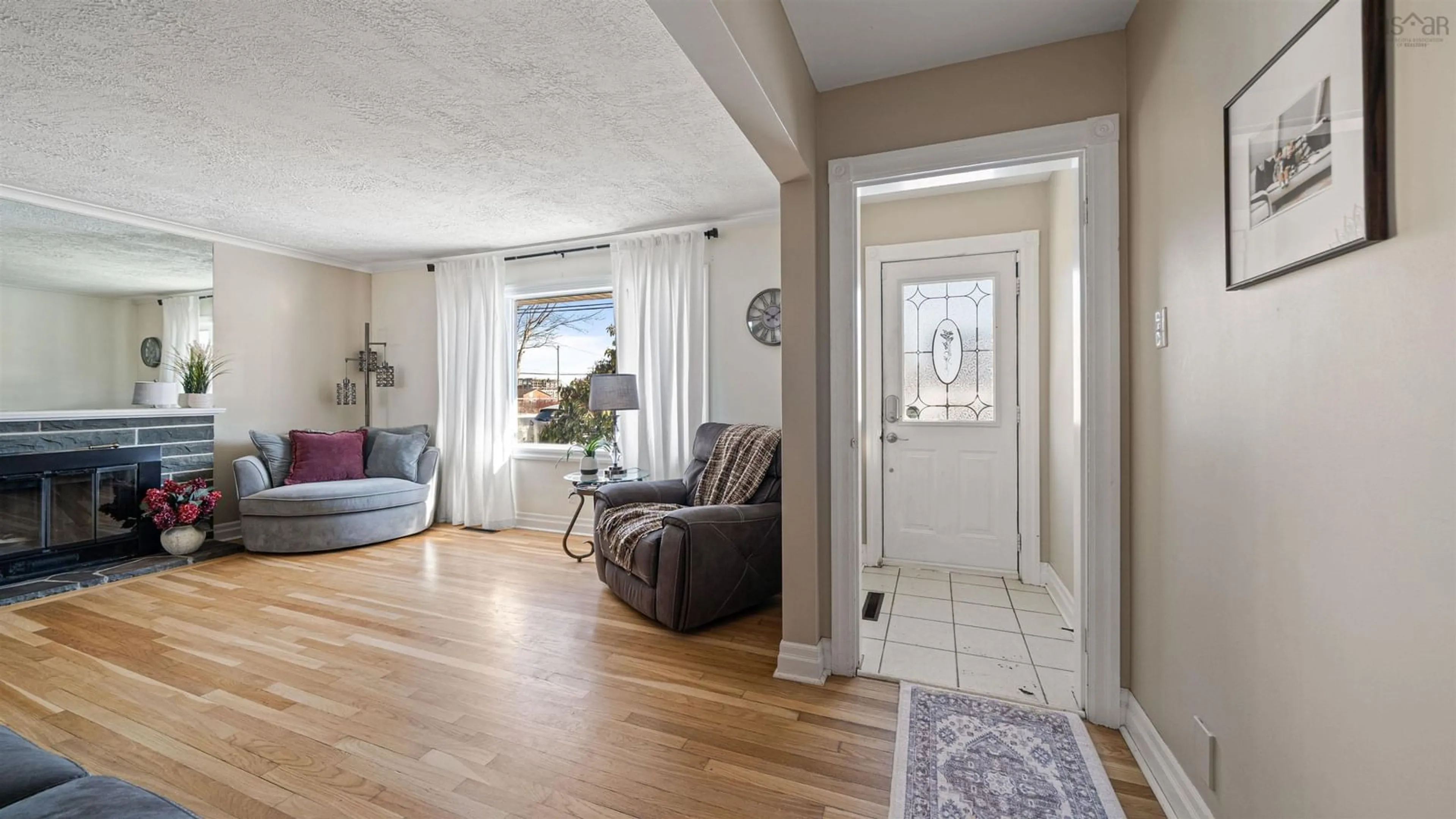 Indoor entryway for 4 and 4A Chestnut Lane, Dartmouth Nova Scotia B2Y 3X2