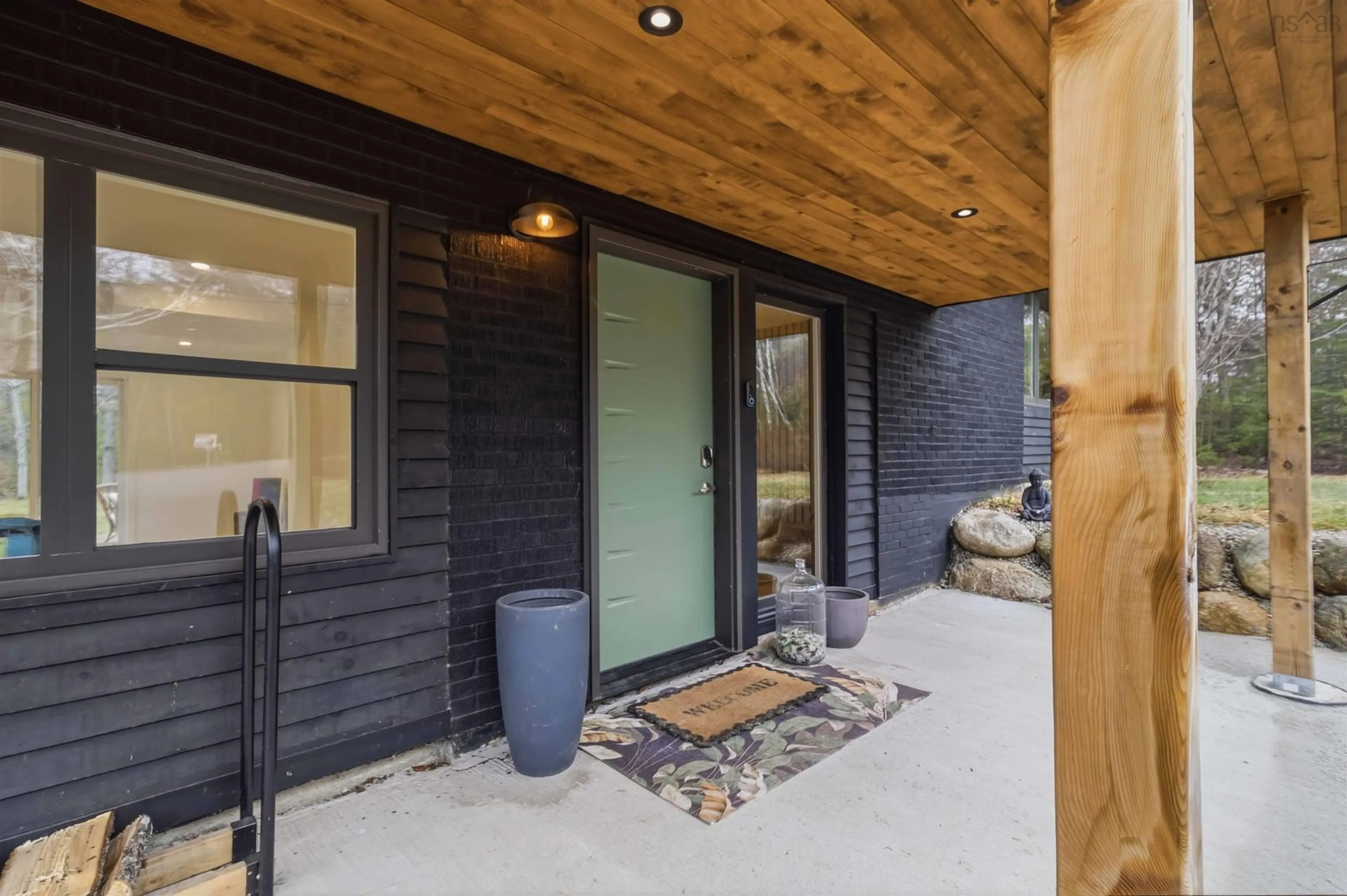 Indoor entryway for 87 Mount Pleasant Rd, West Lahave Nova Scotia B0R 1G0