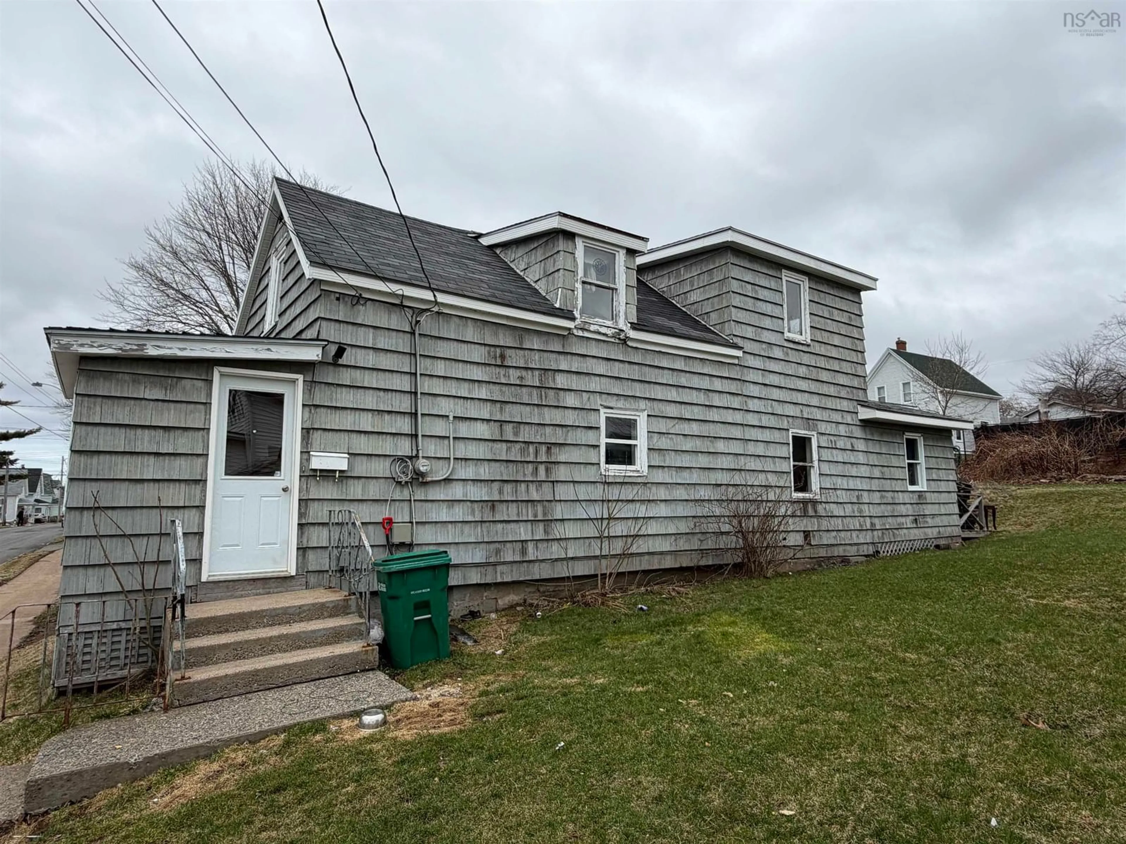 Unknown for 426 Pleasant St, New Glasgow Nova Scotia B2H 2A3