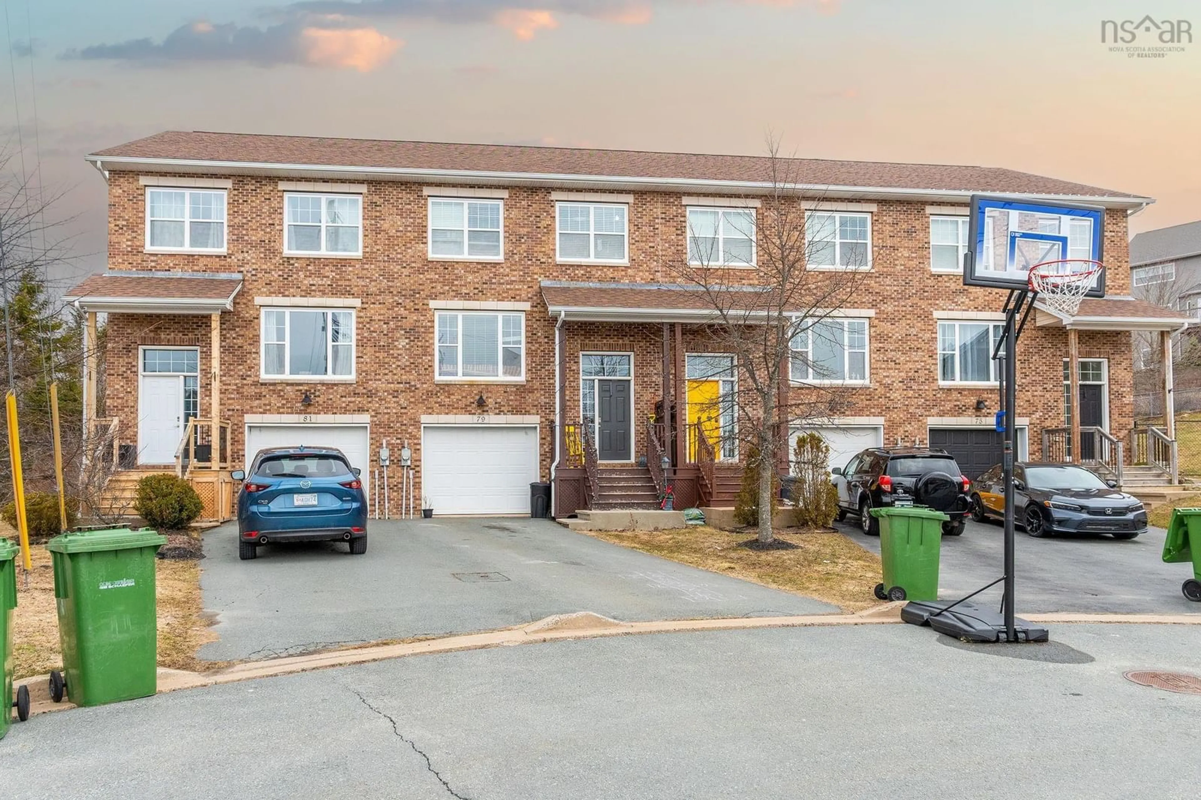 A pic from outside/outdoor area/front of a property/back of a property/a pic from drone, street for 79 Collingwood Crt, Dartmouth Nova Scotia B2W 0G4