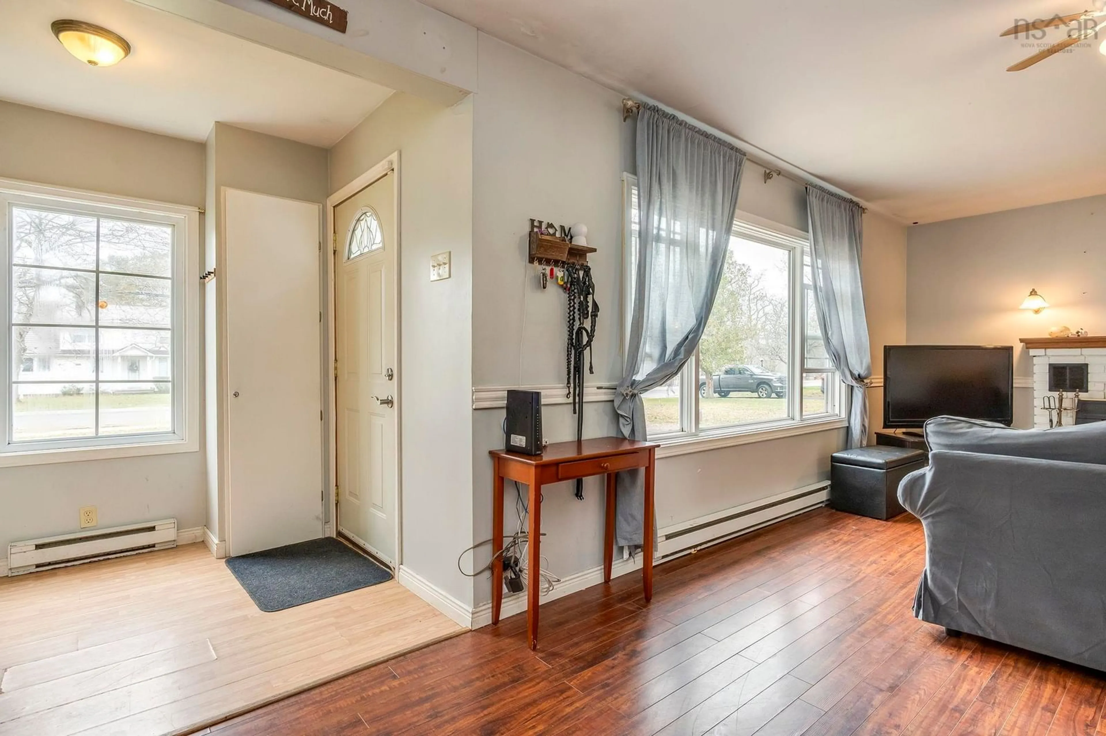 Indoor entryway for 88 Lawrencetown Lane, Lawrencetown Nova Scotia B0S 1M0