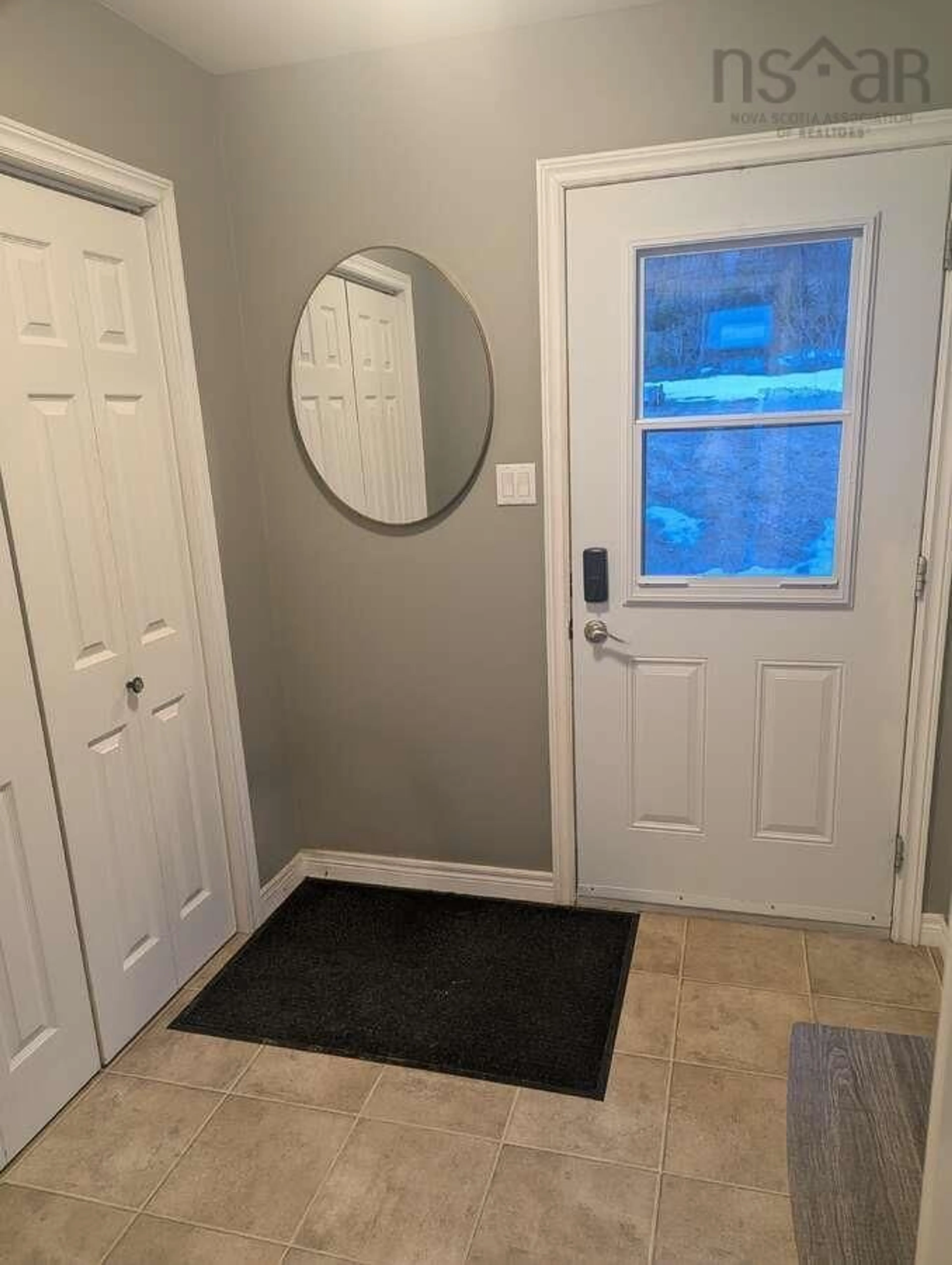 Indoor entryway for 368 Lakeshore Dr, Irish Cove Nova Scotia B0E 3B0