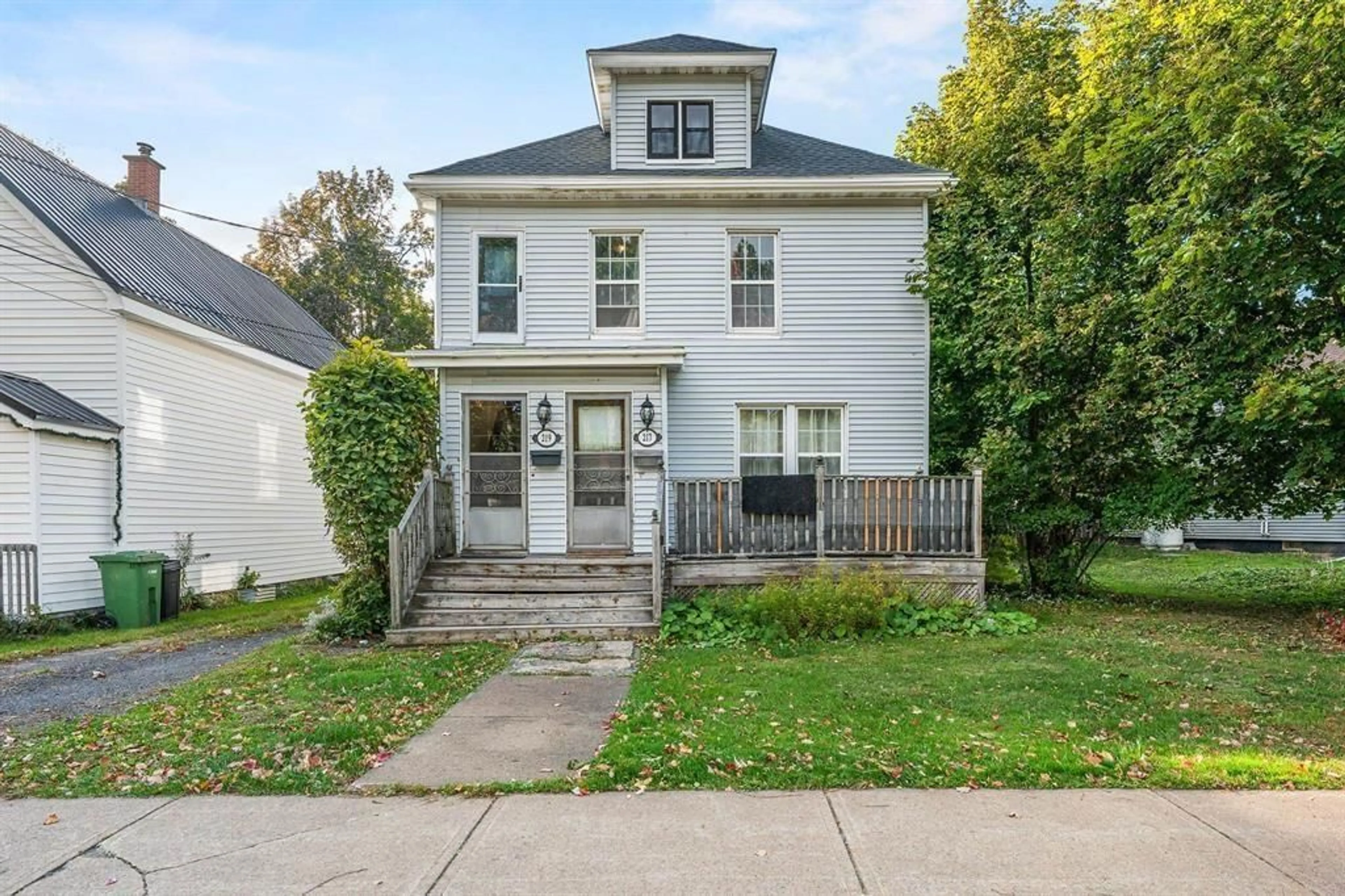 Unknown for 217-219 Albert St, New Glasgow Nova Scotia B2H 3V6