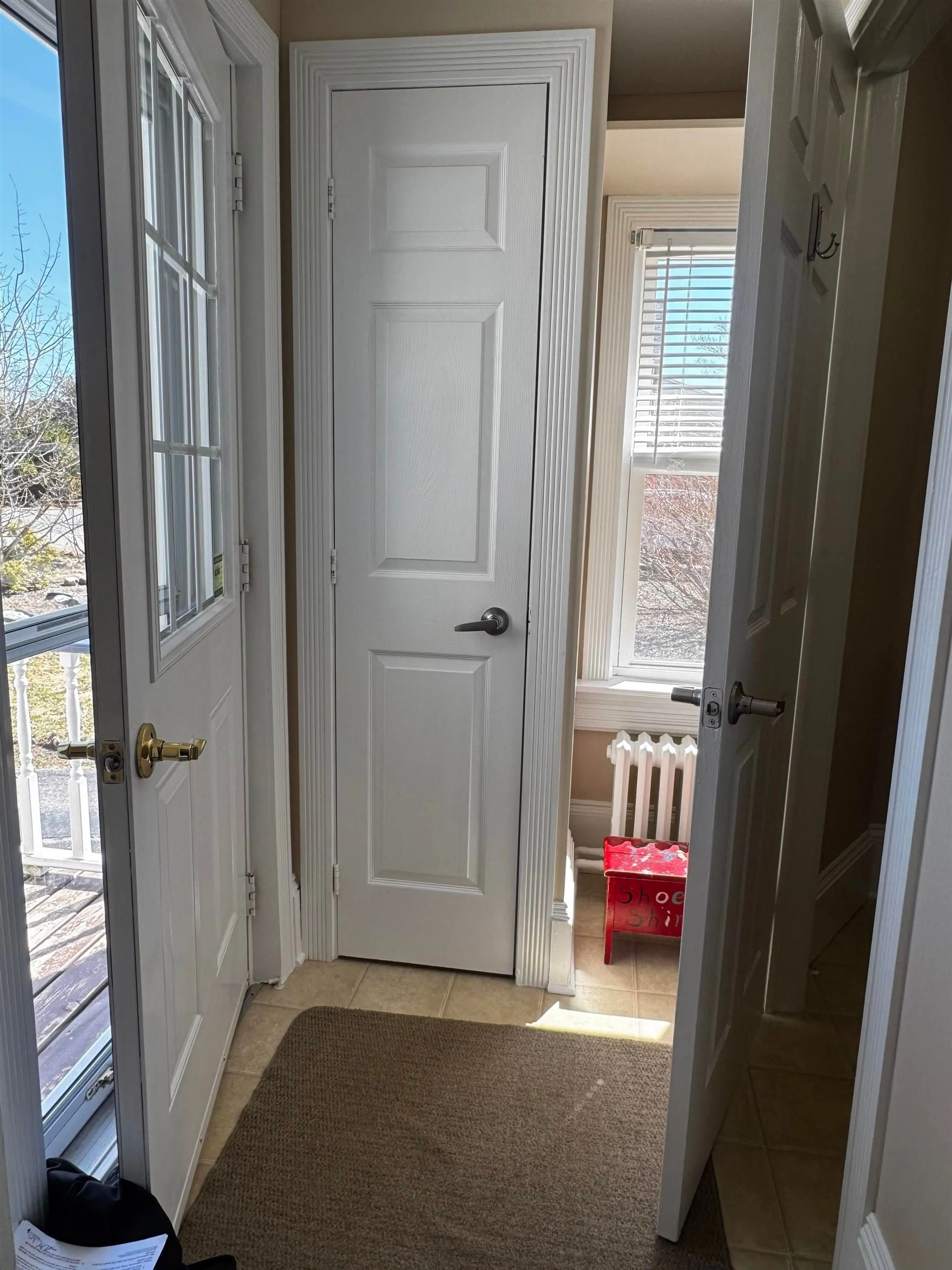 Indoor entryway for 11 Cameron St, Glace Bay Nova Scotia B1A 2E8