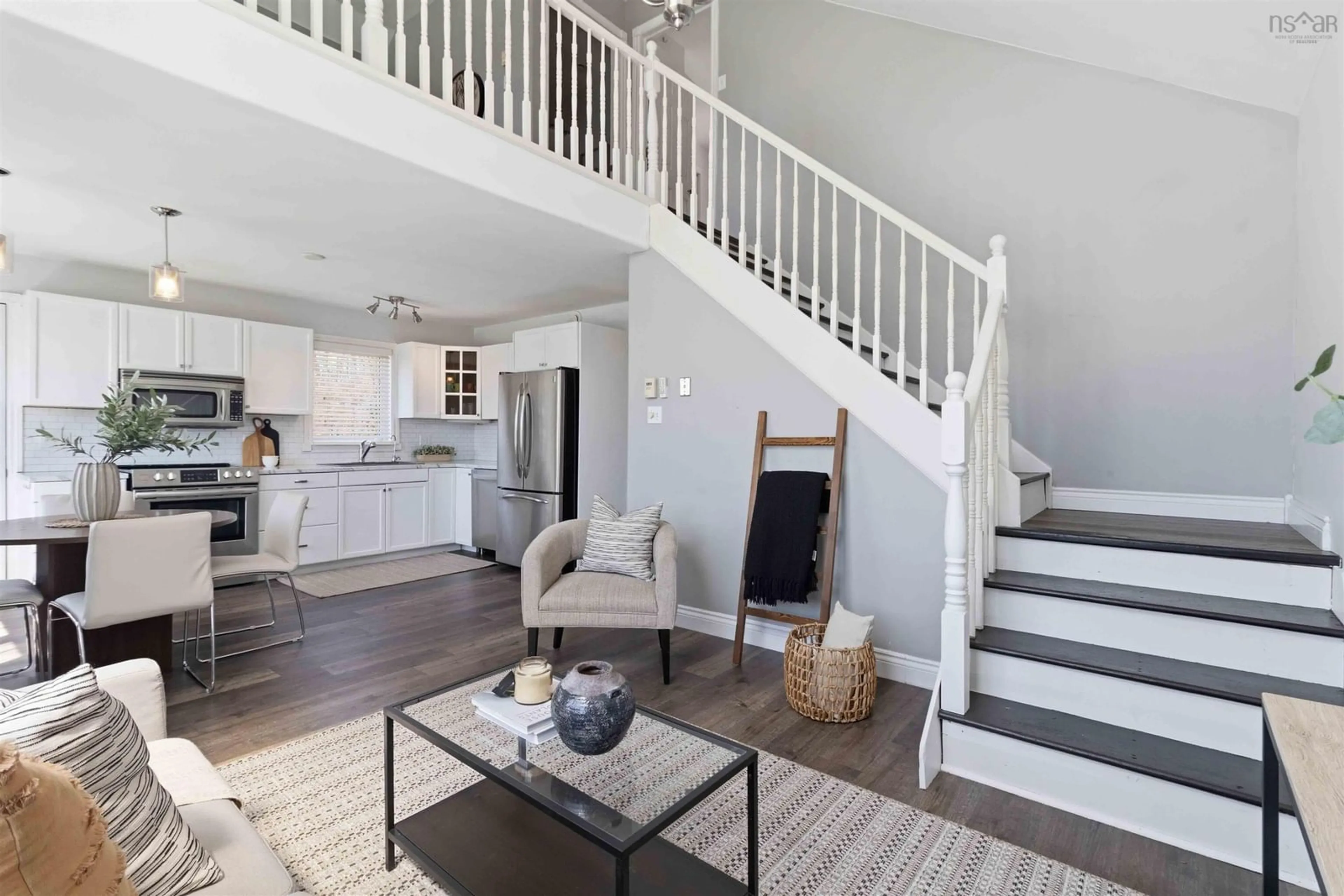 Unknown for 43 Imperial Crt, Beaver Bank Nova Scotia B4E 3G7