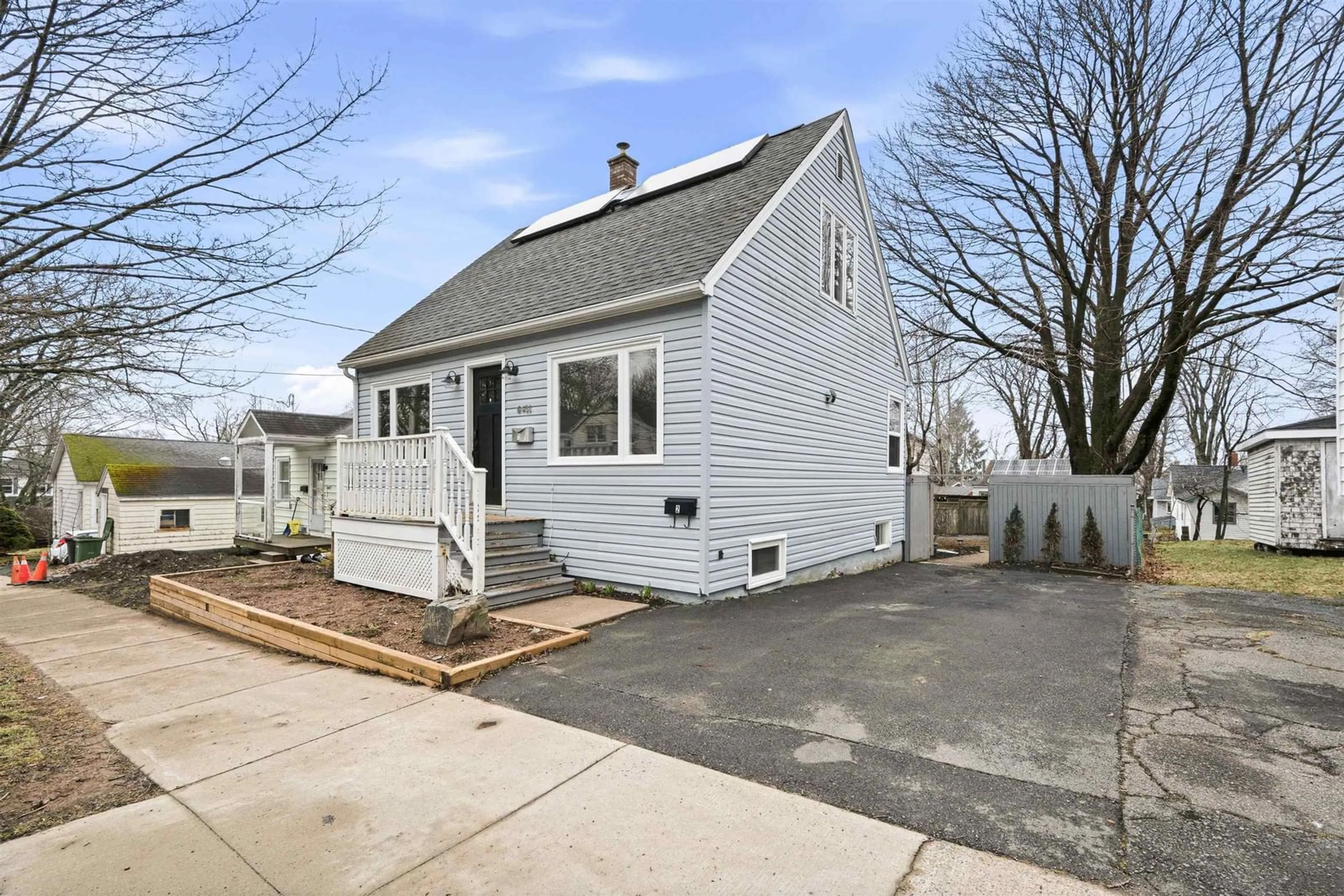 Home with vinyl exterior material, street for 6481 Liverpool St, Halifax Nova Scotia B3L 1Y3