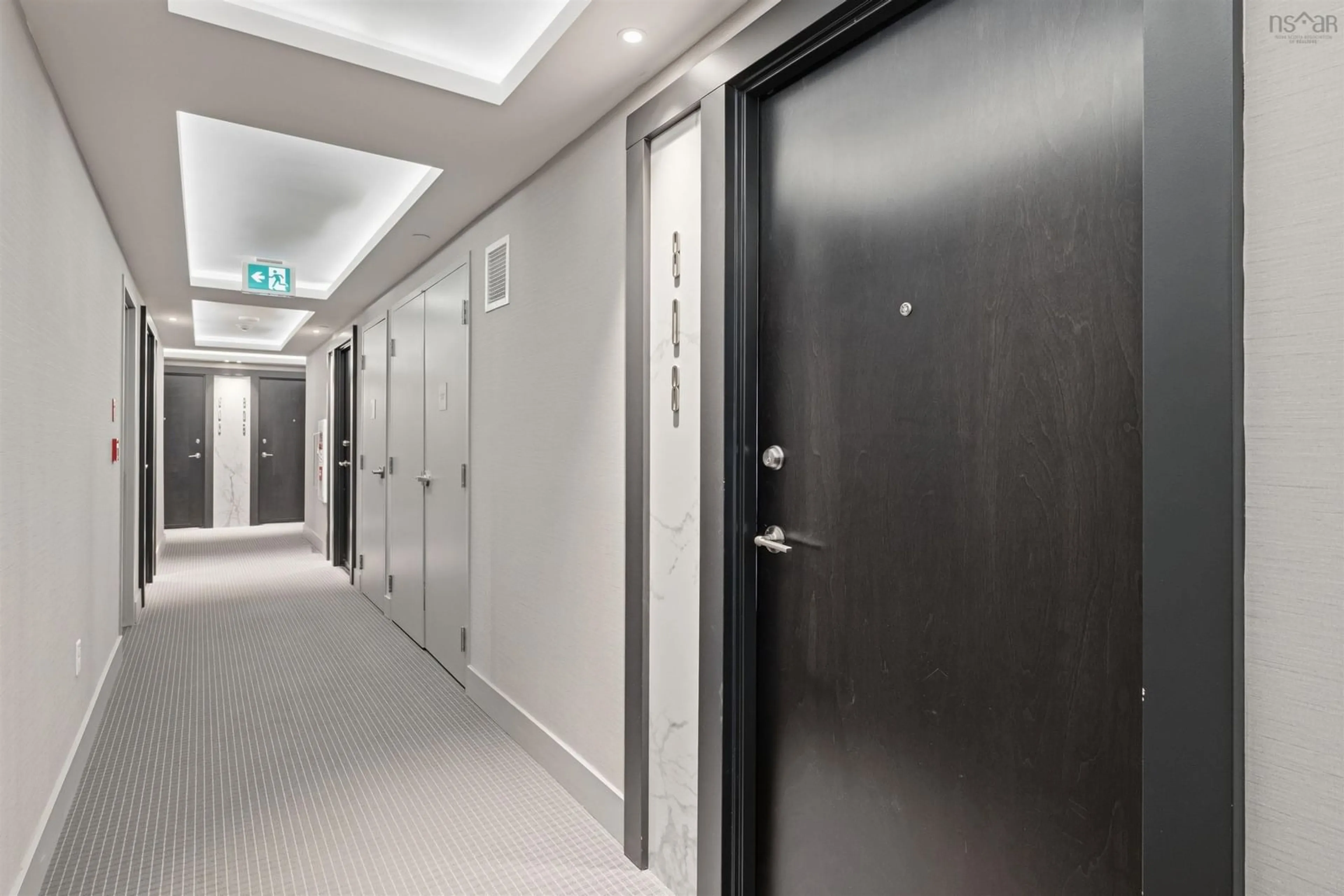 Indoor foyer for 1585 South Park St #808, Halifax Nova Scotia B3J 0H8