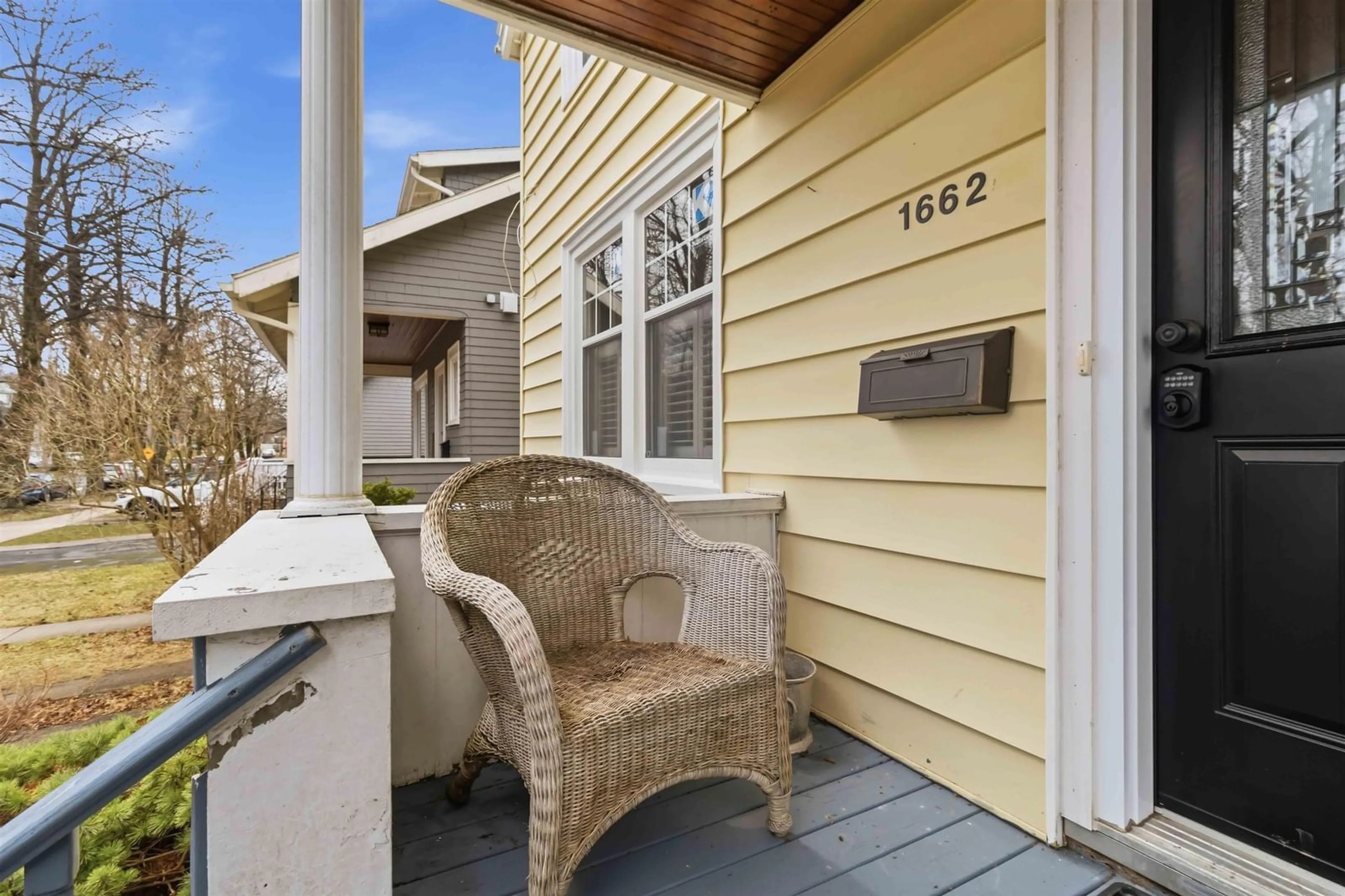 Patio, street for 1662 Walnut Street, Halifax Nova Scotia B3H 1M2