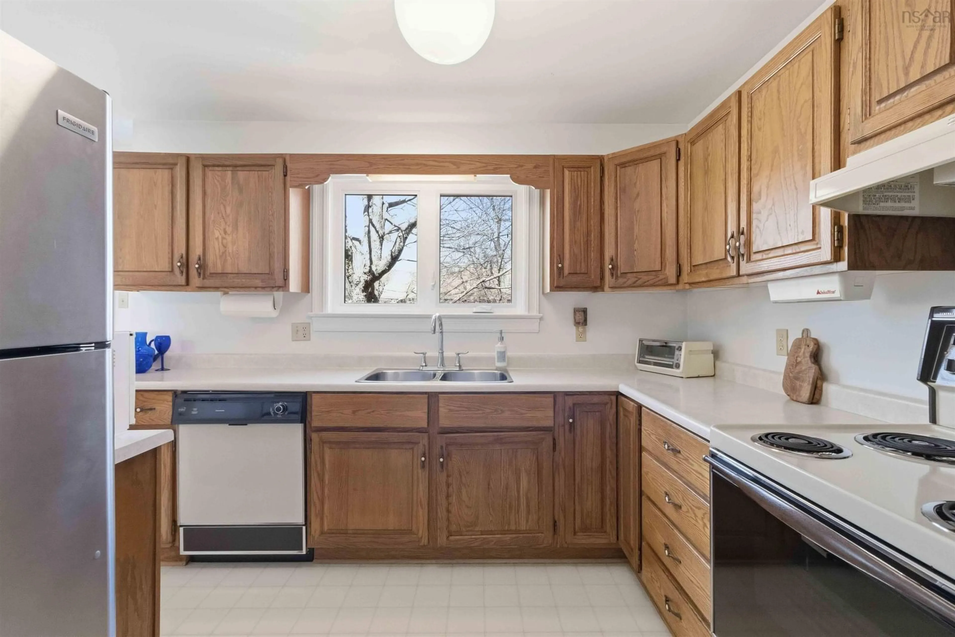 Standard kitchen, ceramic/tile floor for 40 Attenborough Crt, Halifax Nova Scotia B3M 4C9