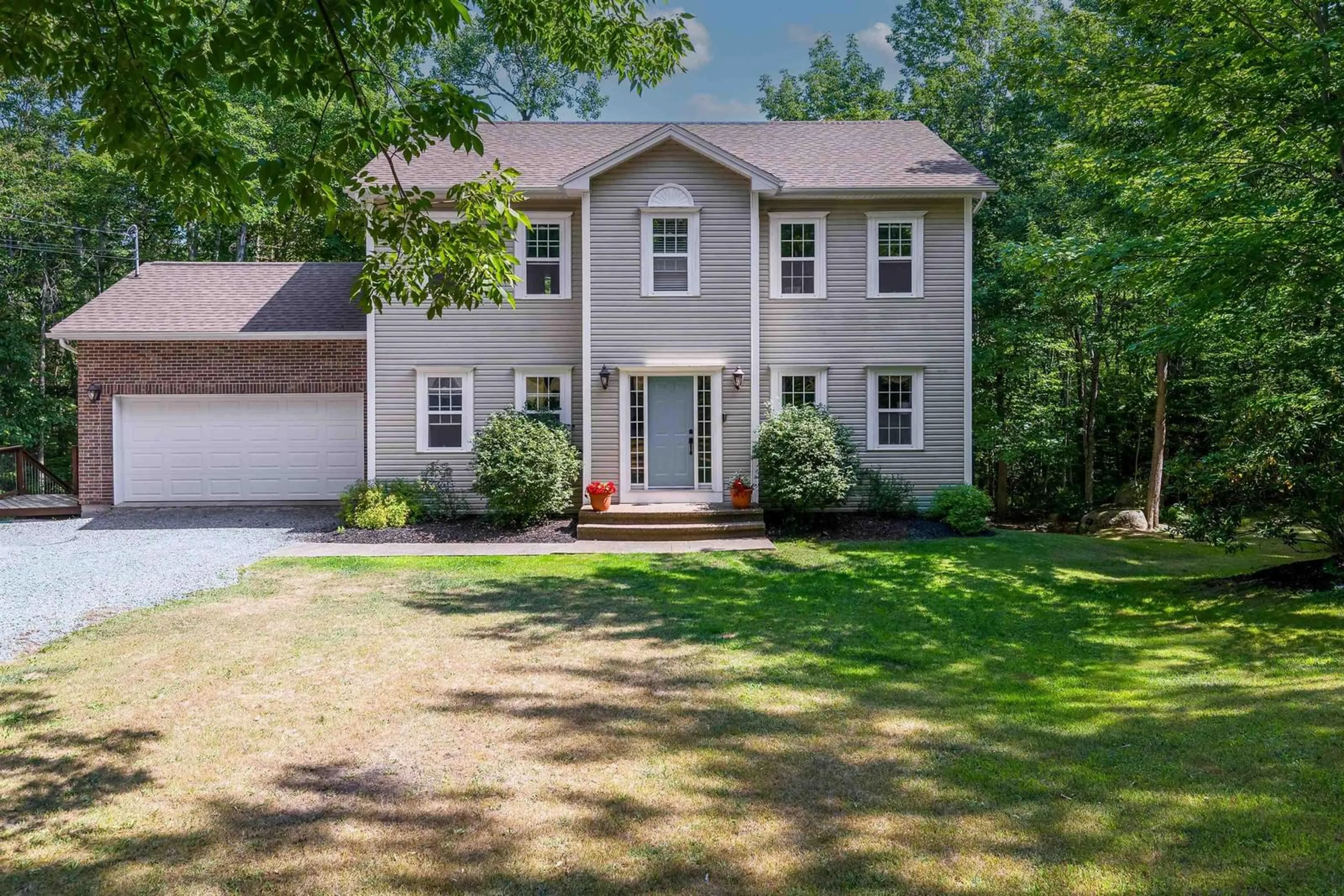 Home with vinyl exterior material, street for 48 Dundee Close, Fall River Nova Scotia B2T 1M7