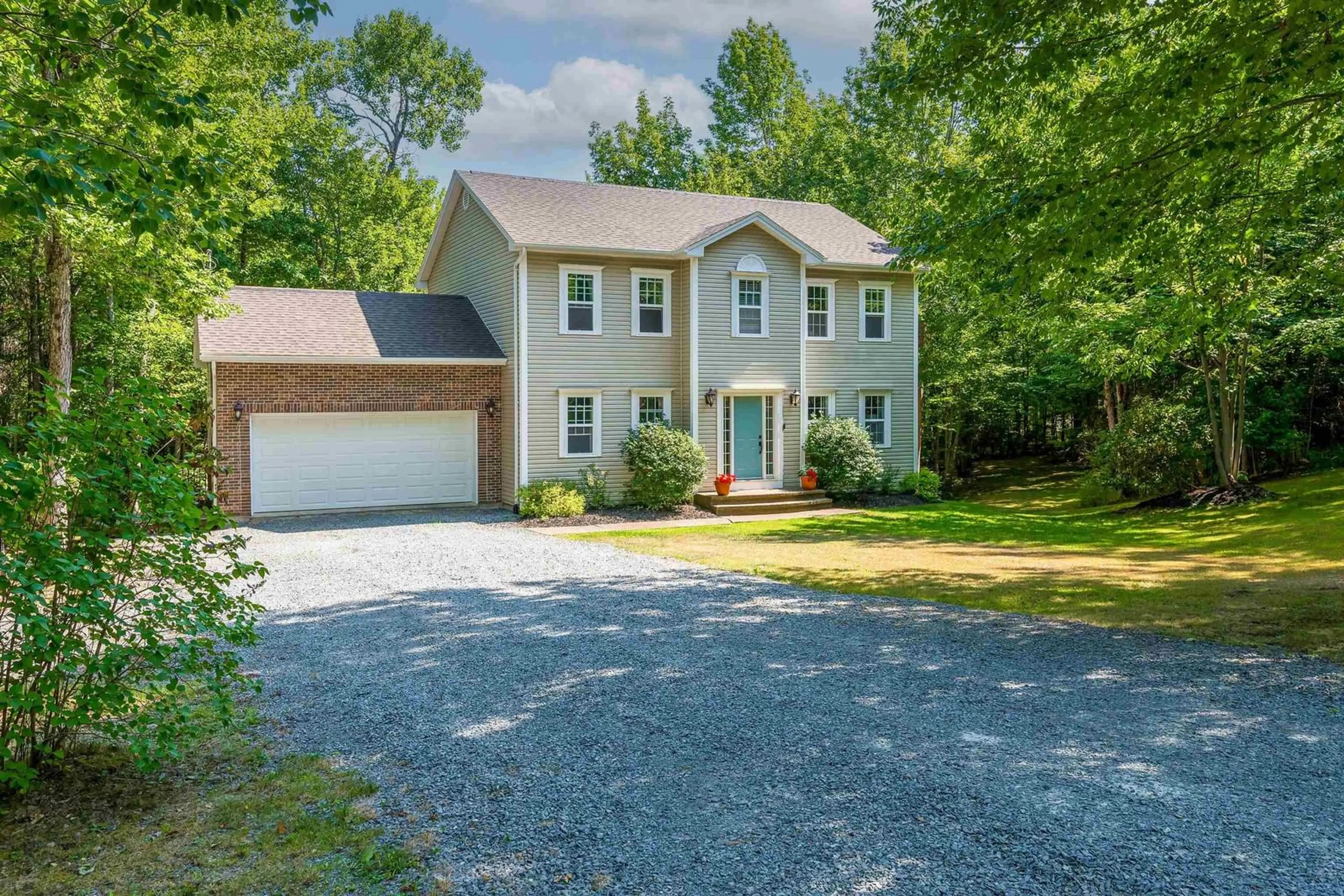 Home with vinyl exterior material, street for 48 Dundee Close, Fall River Nova Scotia B2T 1M7