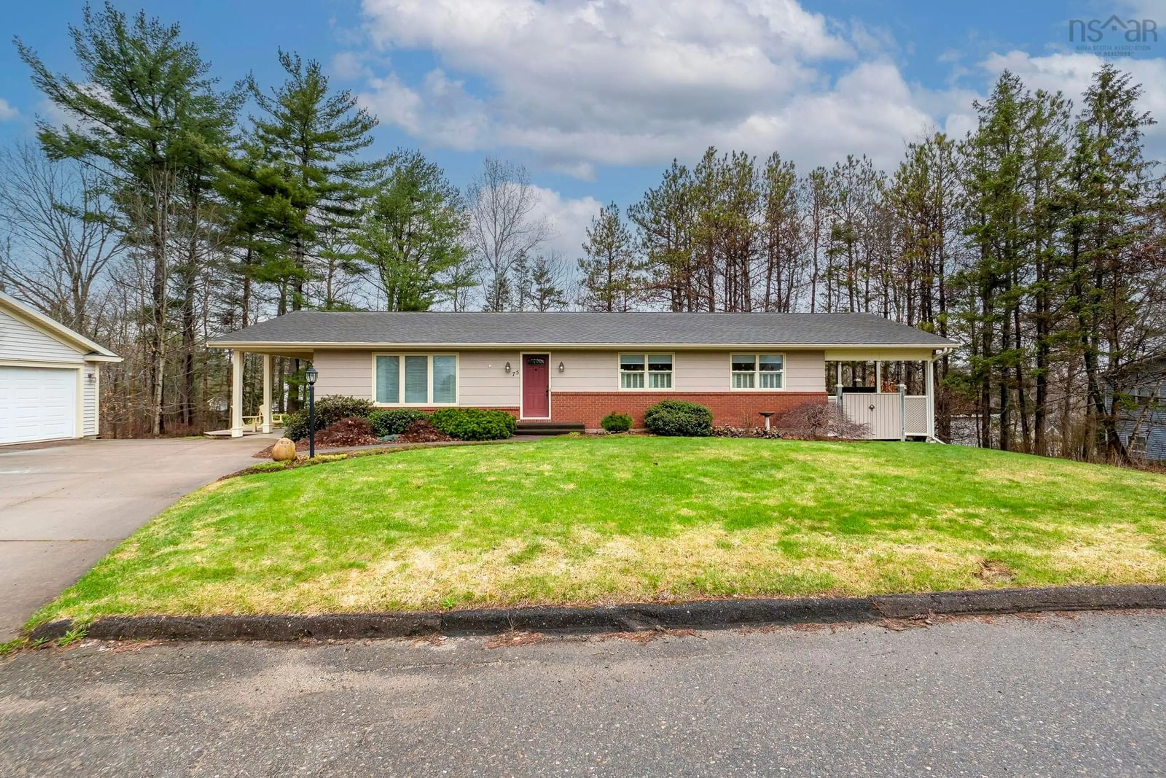 Home with vinyl exterior material, unknown for 75 Duncan Ave, Kentville Nova Scotia B4N 1N3