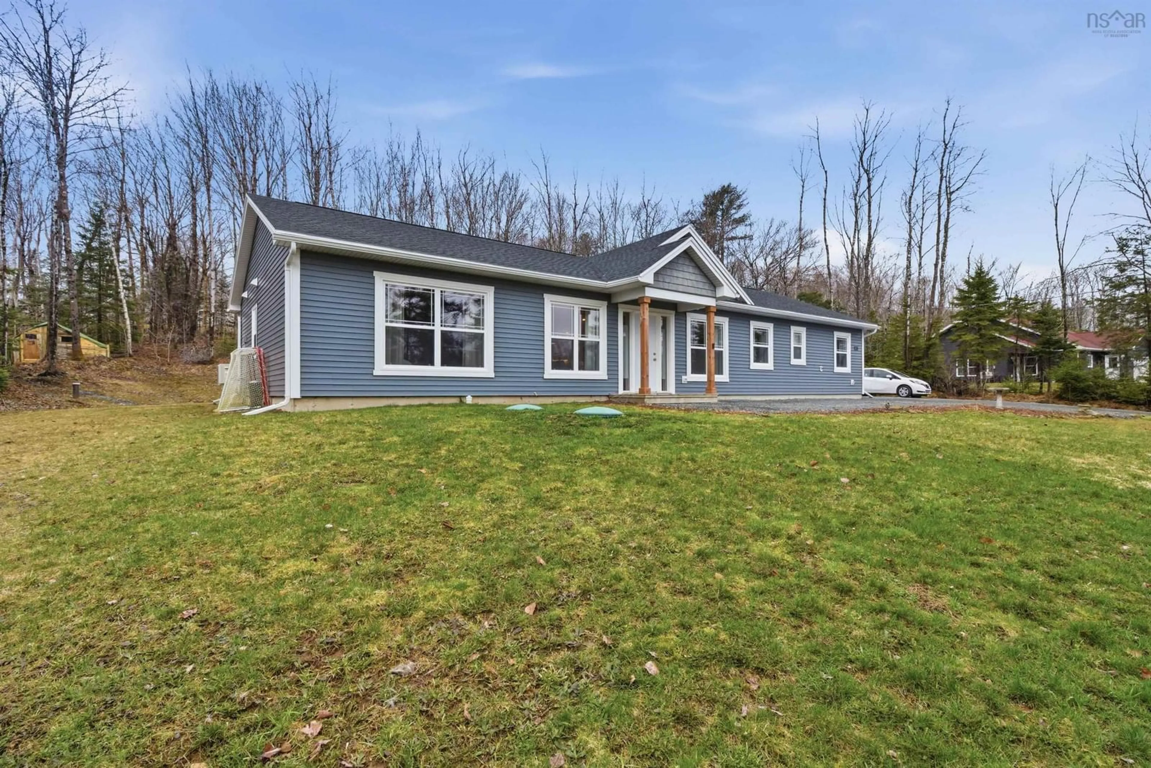 Home with vinyl exterior material, building for 131 Morning Breeze Dr, Mount Uniacke Nova Scotia B0N 1Z0