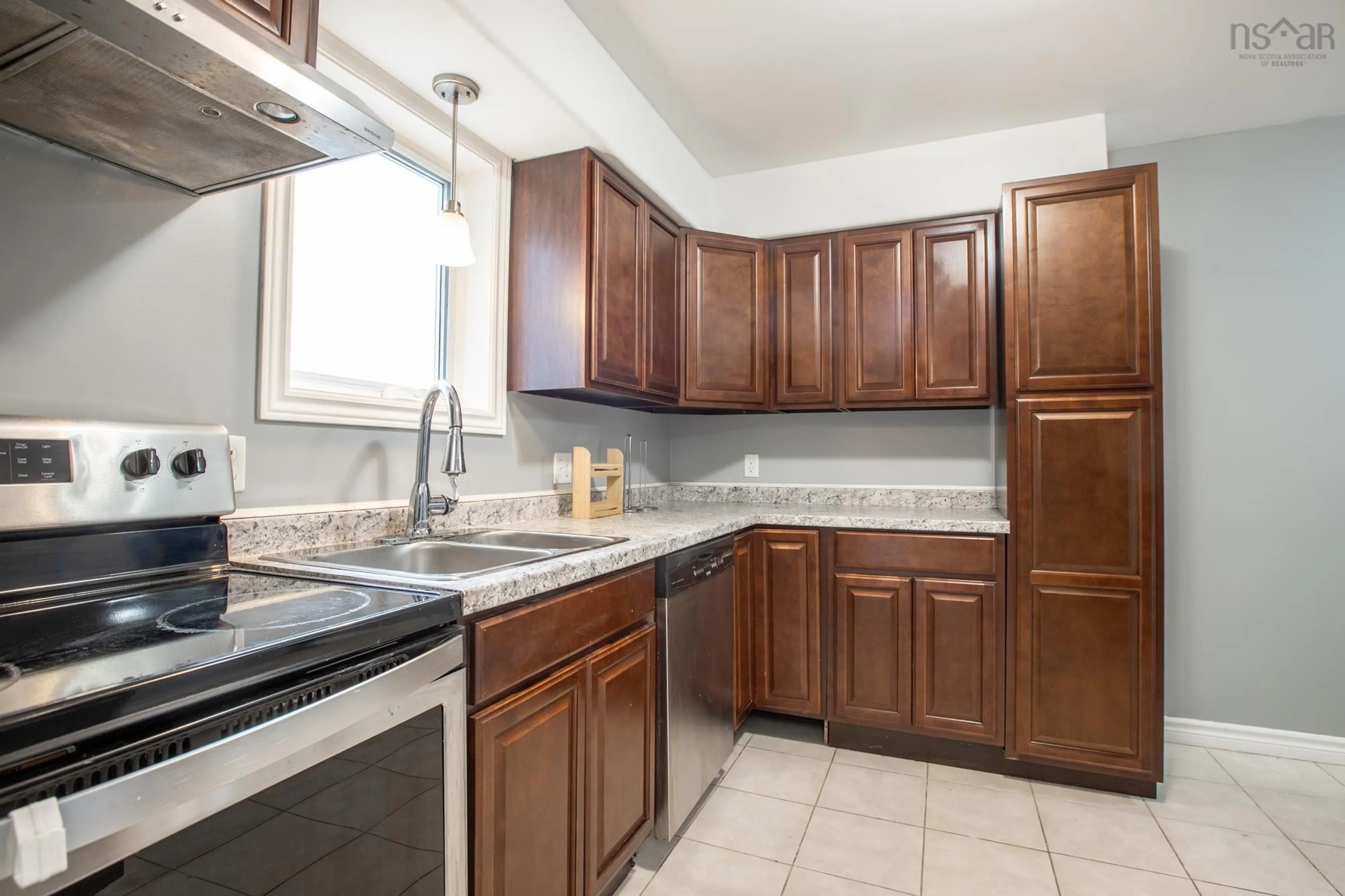 Standard kitchen, ceramic/tile floor for 40 Roy Cres, Bedford Nova Scotia B3K 3K3