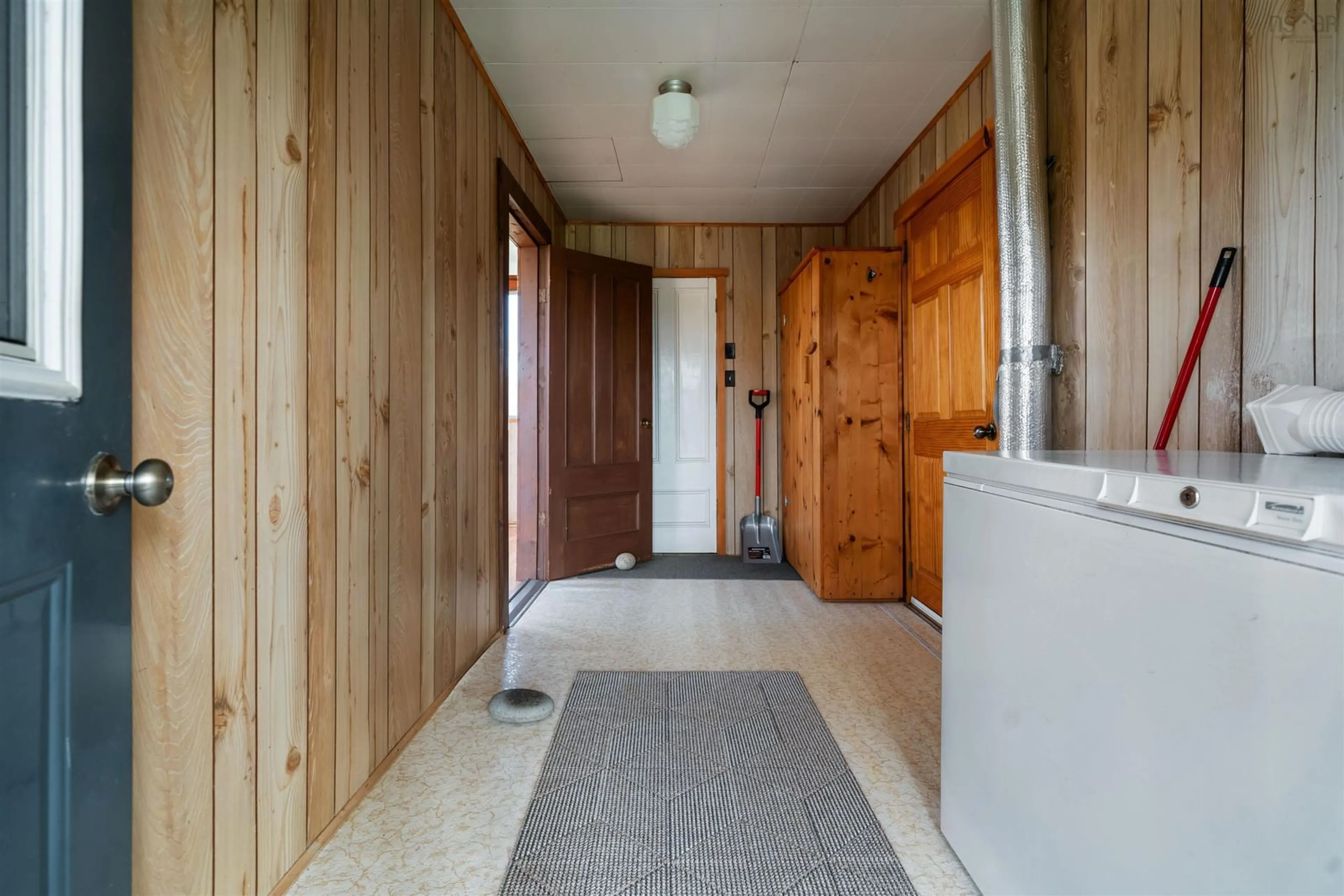 Indoor foyer for 4521 Stellarton Trafalgar Rd, Hopewell Nova Scotia B0K 1S0