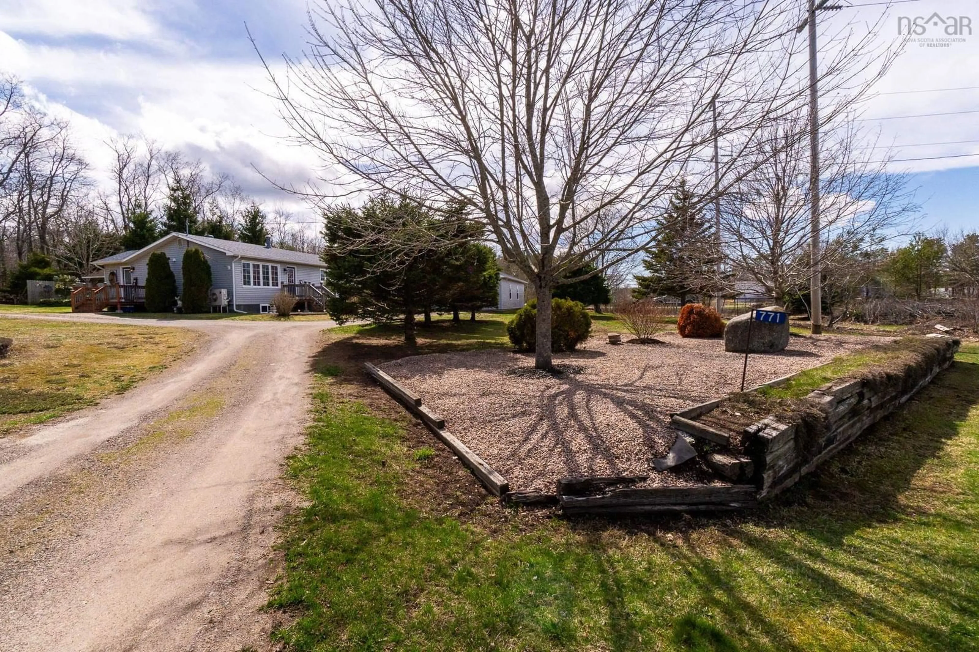 A pic from outside/outdoor area/front of a property/back of a property/a pic from drone, street for 771 Randolph Rd, Cambridge Nova Scotia B0P 1G0