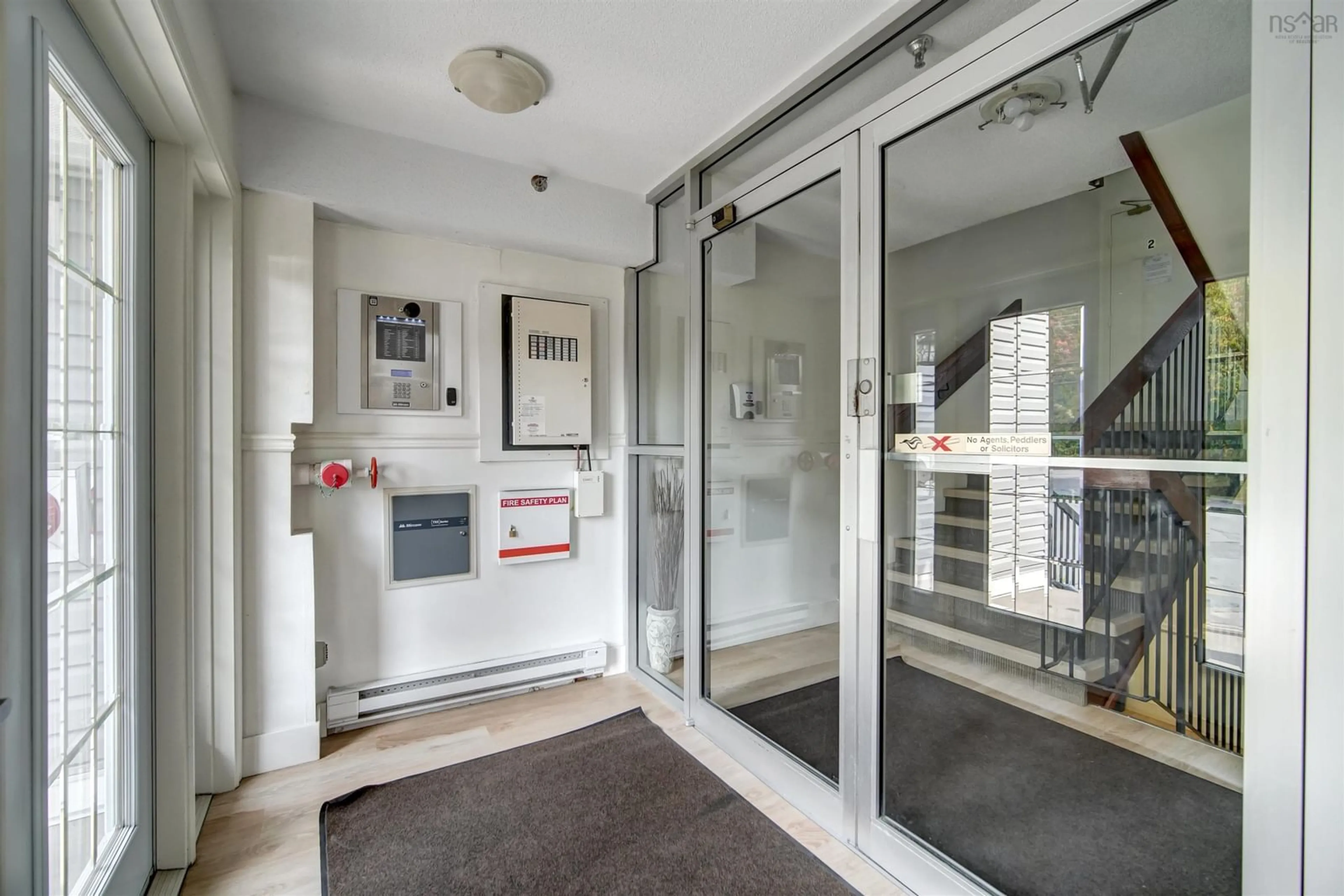 Indoor foyer for 31 River Lane #304, Bedford Nova Scotia B4A 3Y7