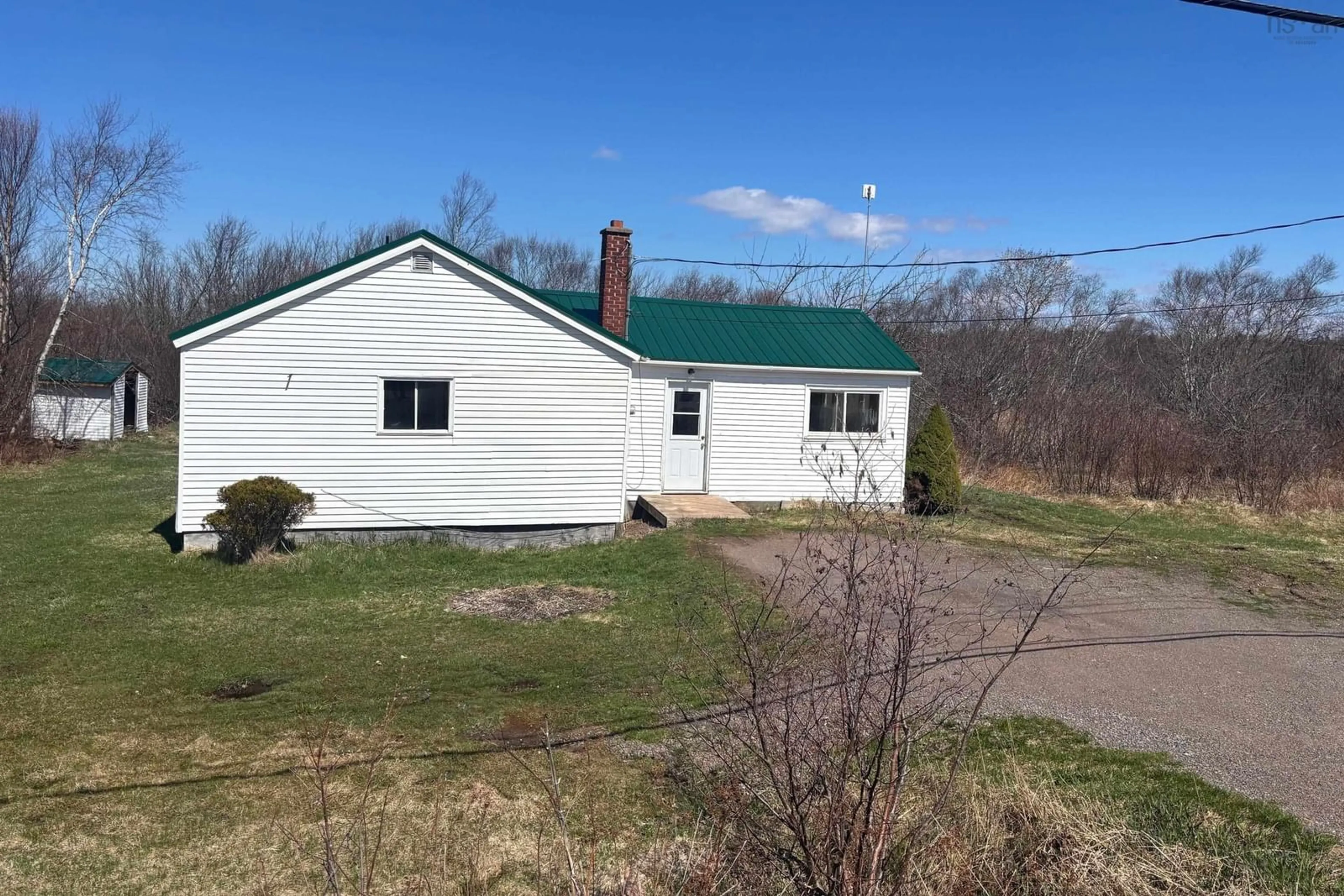 A pic from outside/outdoor area/front of a property/back of a property/a pic from drone, unknown for 71 Pit Rd, Joggins Nova Scotia B0L 1A0