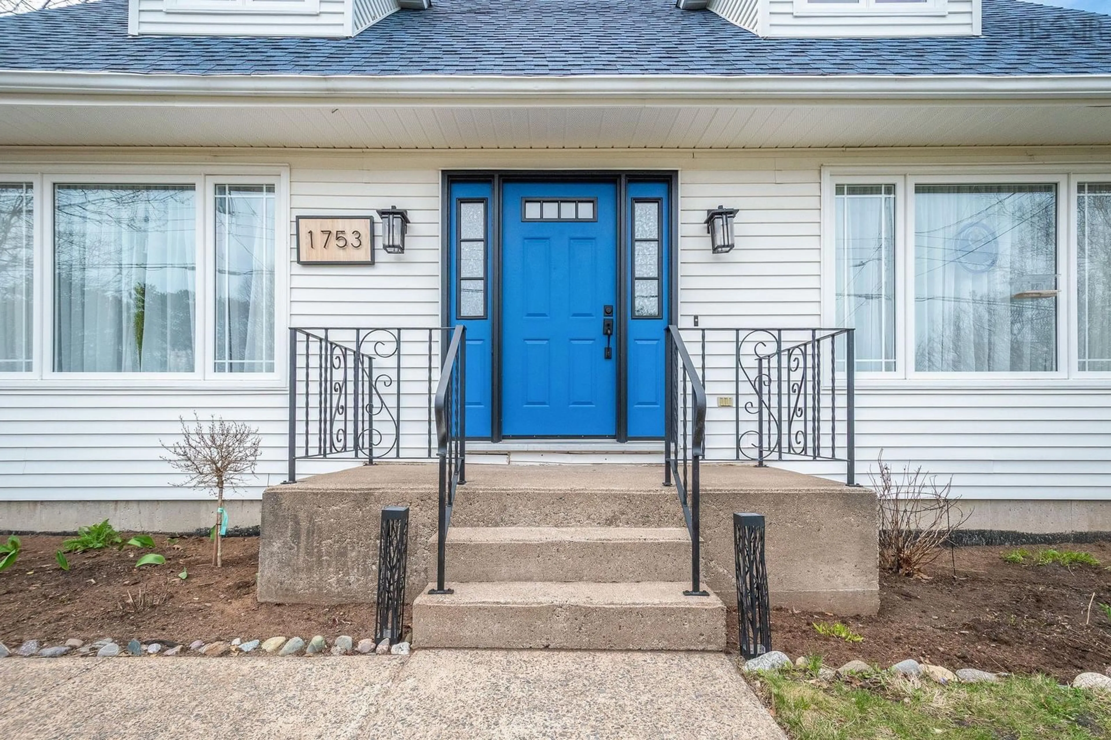 Indoor entryway for 1753 Old Brook Rd, Kingston Nova Scotia B0P 1R0