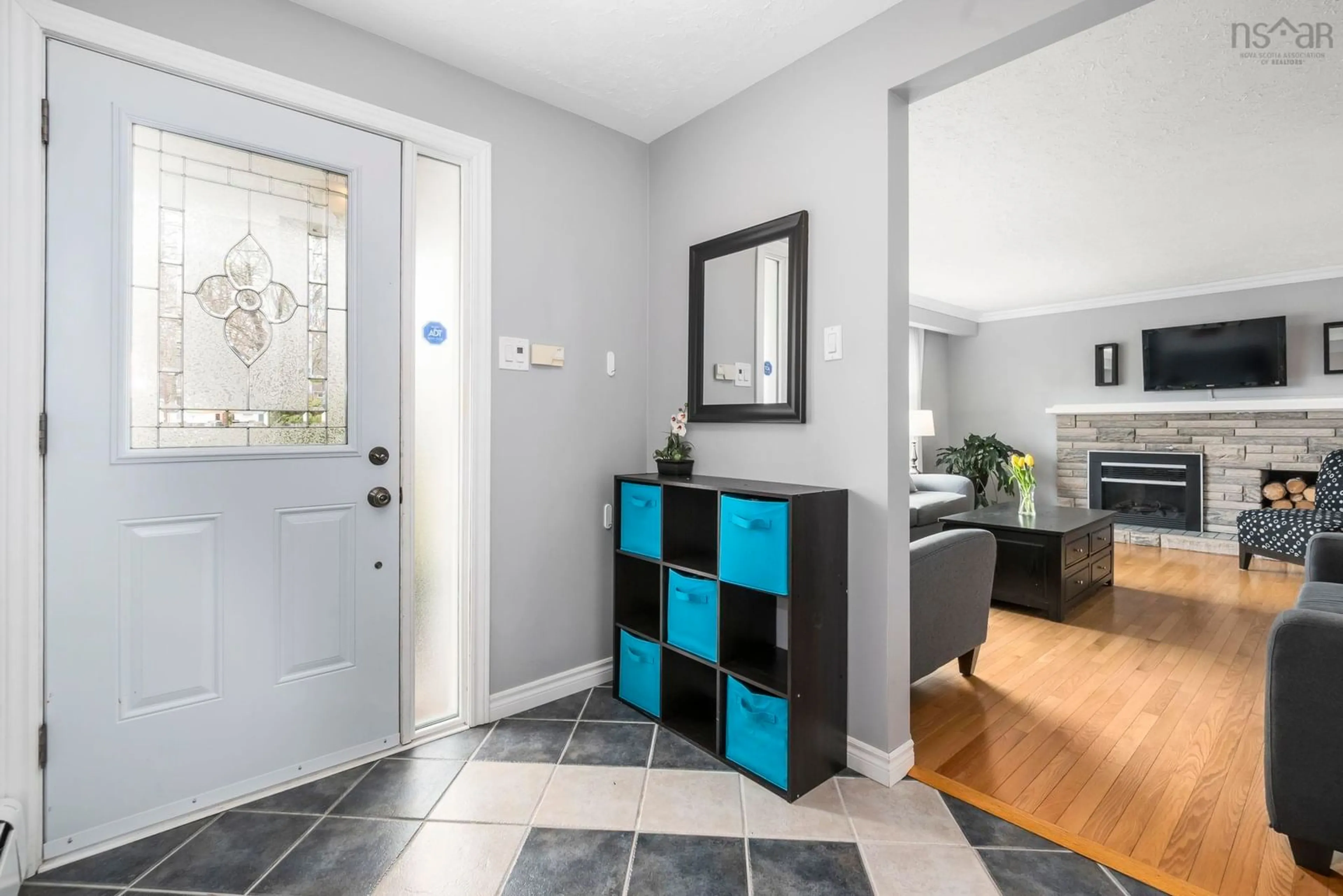 Indoor entryway for 7 Lincoln Dr, Bedford Nova Scotia B4A 1S6