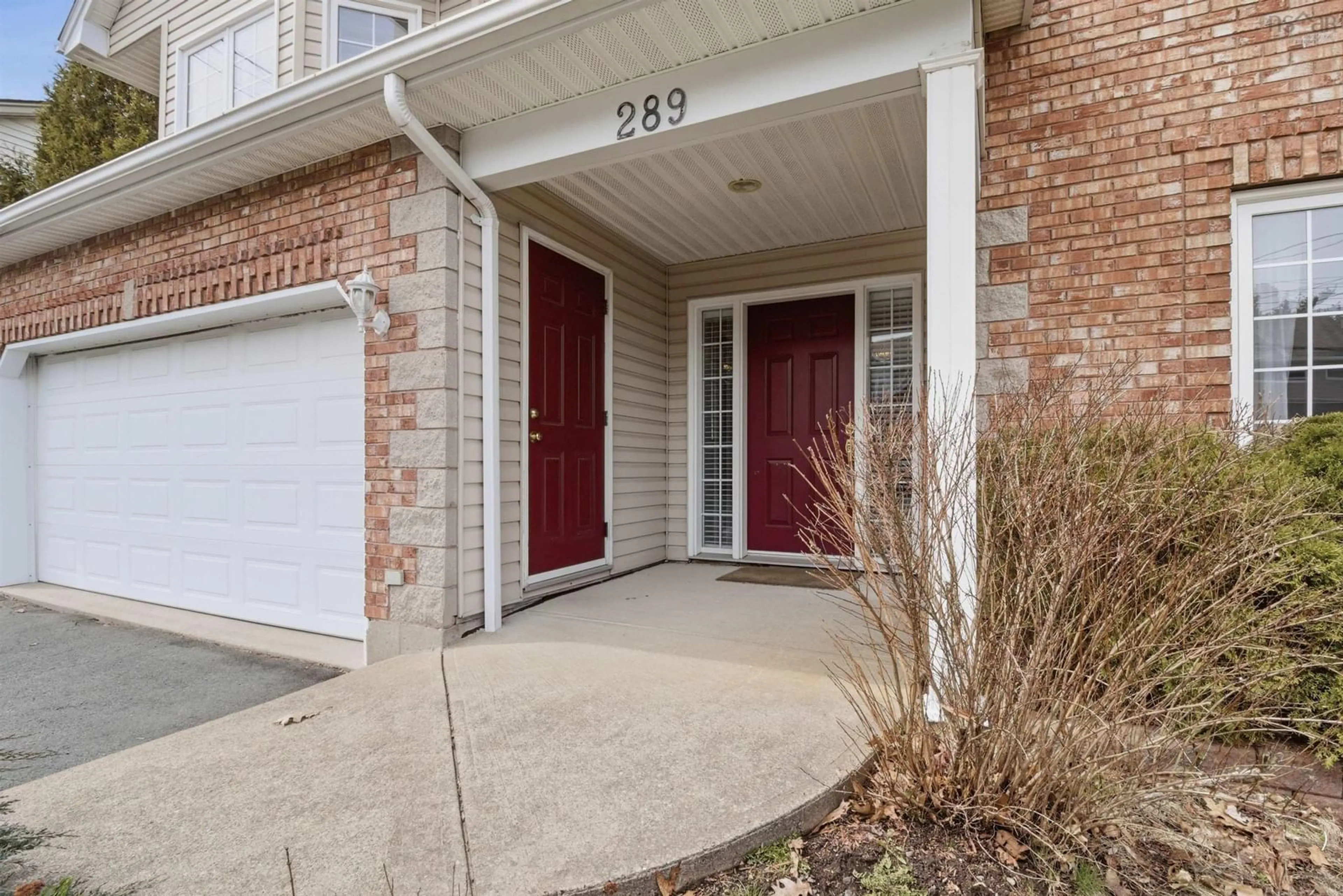 Indoor entryway for 289 Nottingham St, Bedford Nova Scotia B4A 4G8