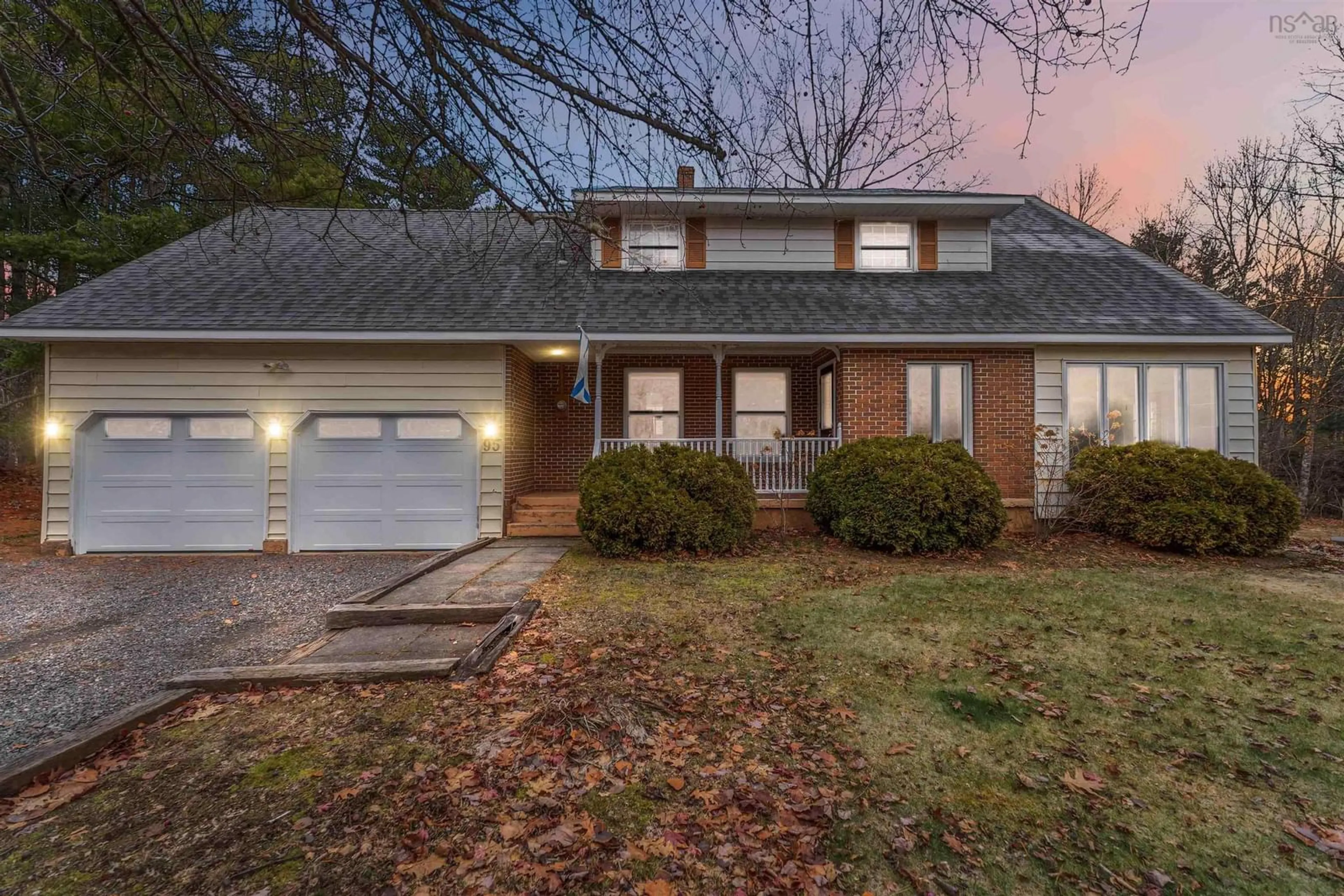 Home with vinyl exterior material, street for 95 Bentwood Cres, Cambridge Nova Scotia B0P 1G0