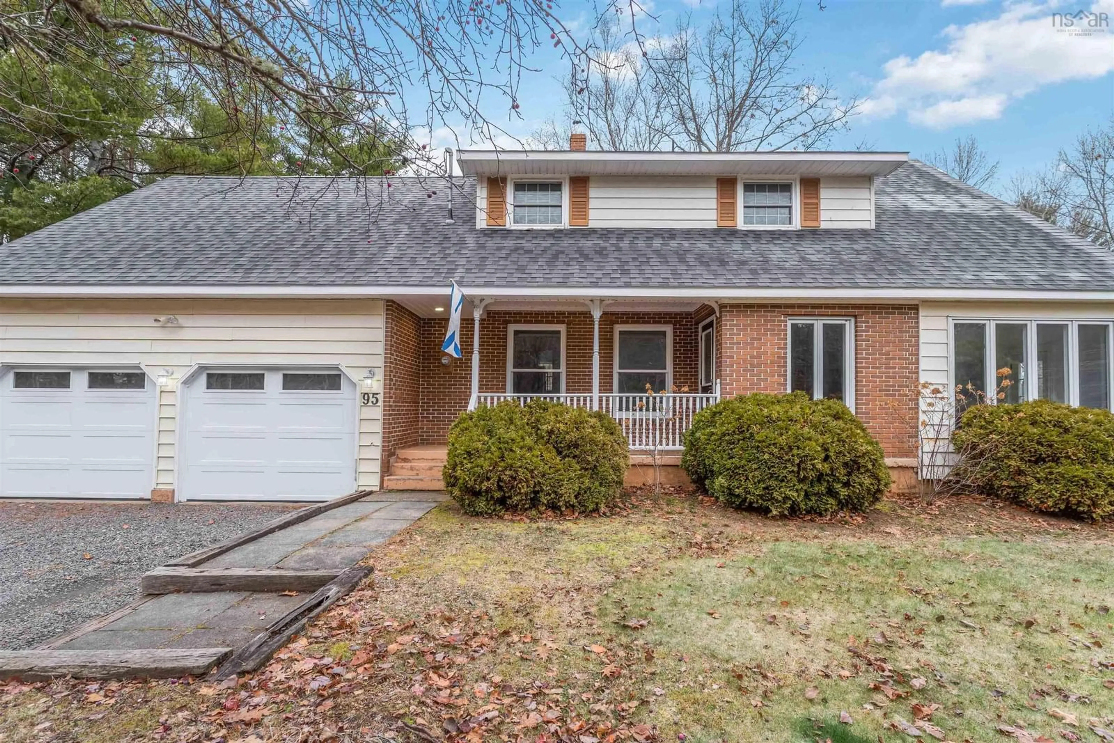 Home with vinyl exterior material, street for 95 Bentwood Cres, Cambridge Nova Scotia B0P 1G0