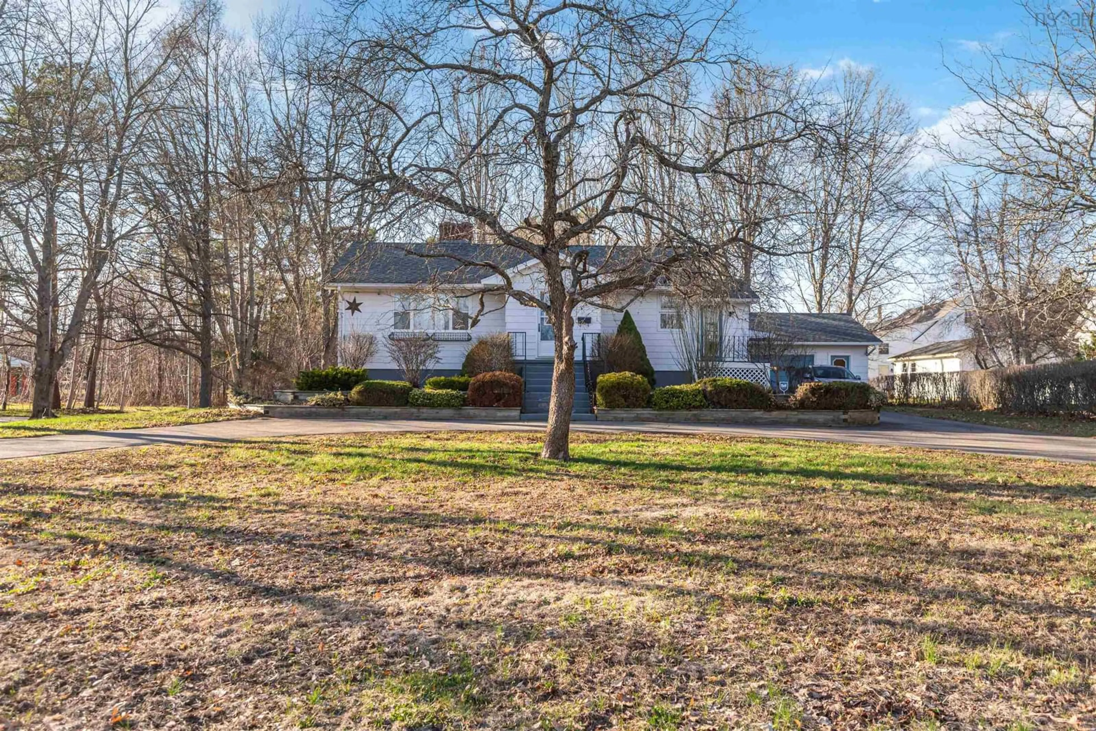 A pic from outside/outdoor area/front of a property/back of a property/a pic from drone, street for 799 Main St, Kingston Nova Scotia B0P 1R0