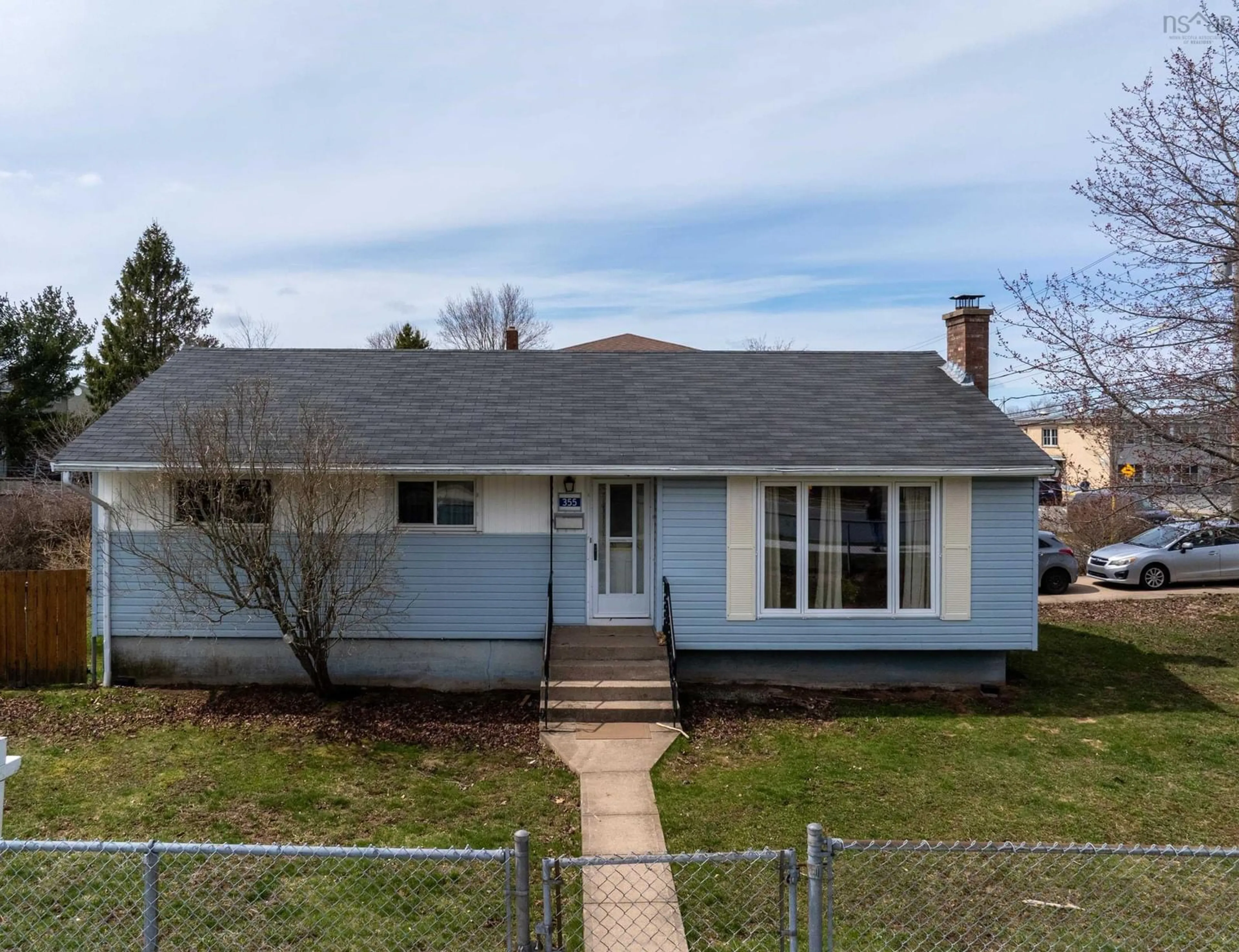 Home with vinyl exterior material, street for 355 Spring Ave, Dartmouth Nova Scotia B2W 1Y2
