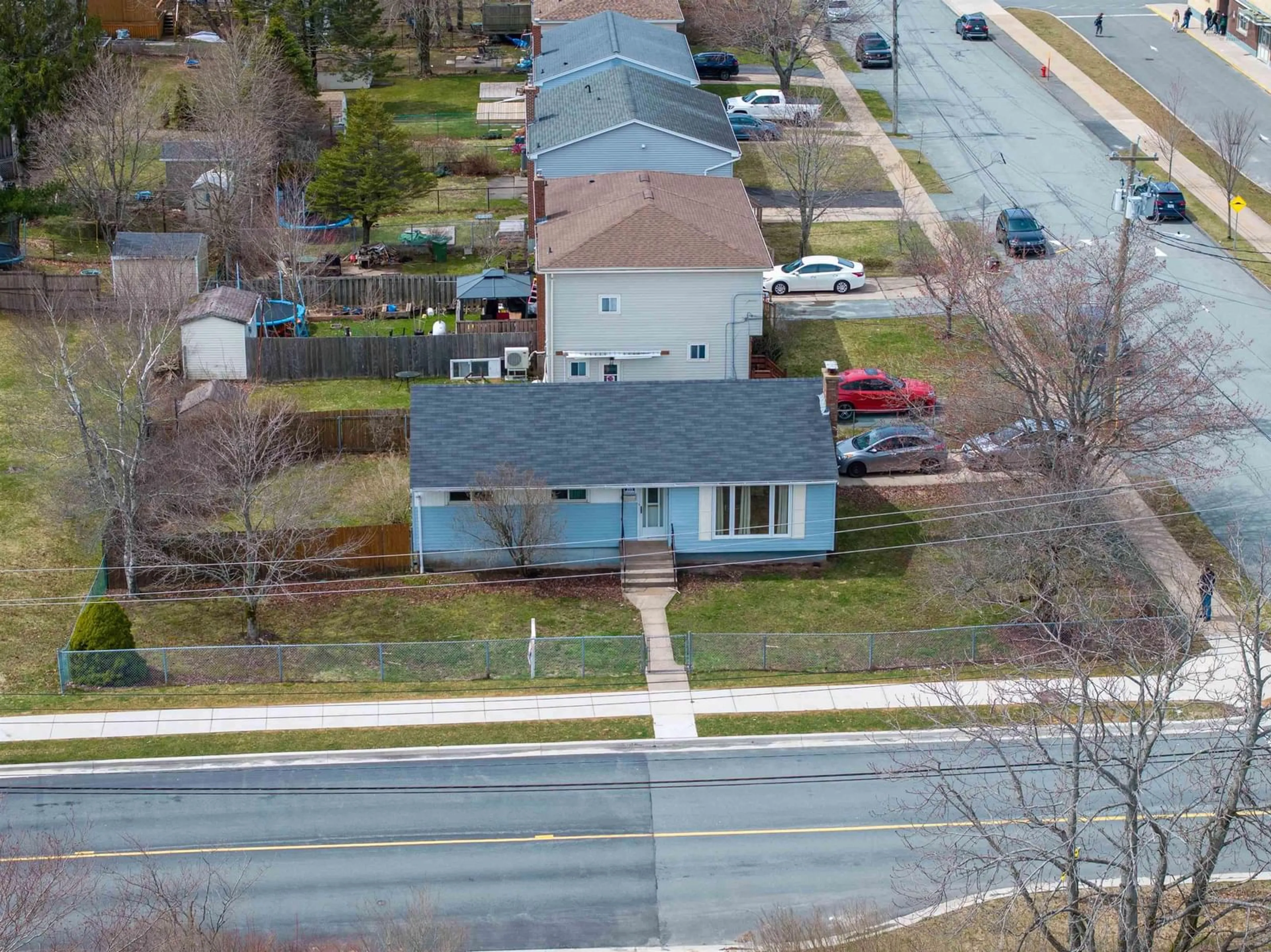 A pic from outside/outdoor area/front of a property/back of a property/a pic from drone, street for 355 Spring Ave, Dartmouth Nova Scotia B2W 1Y2