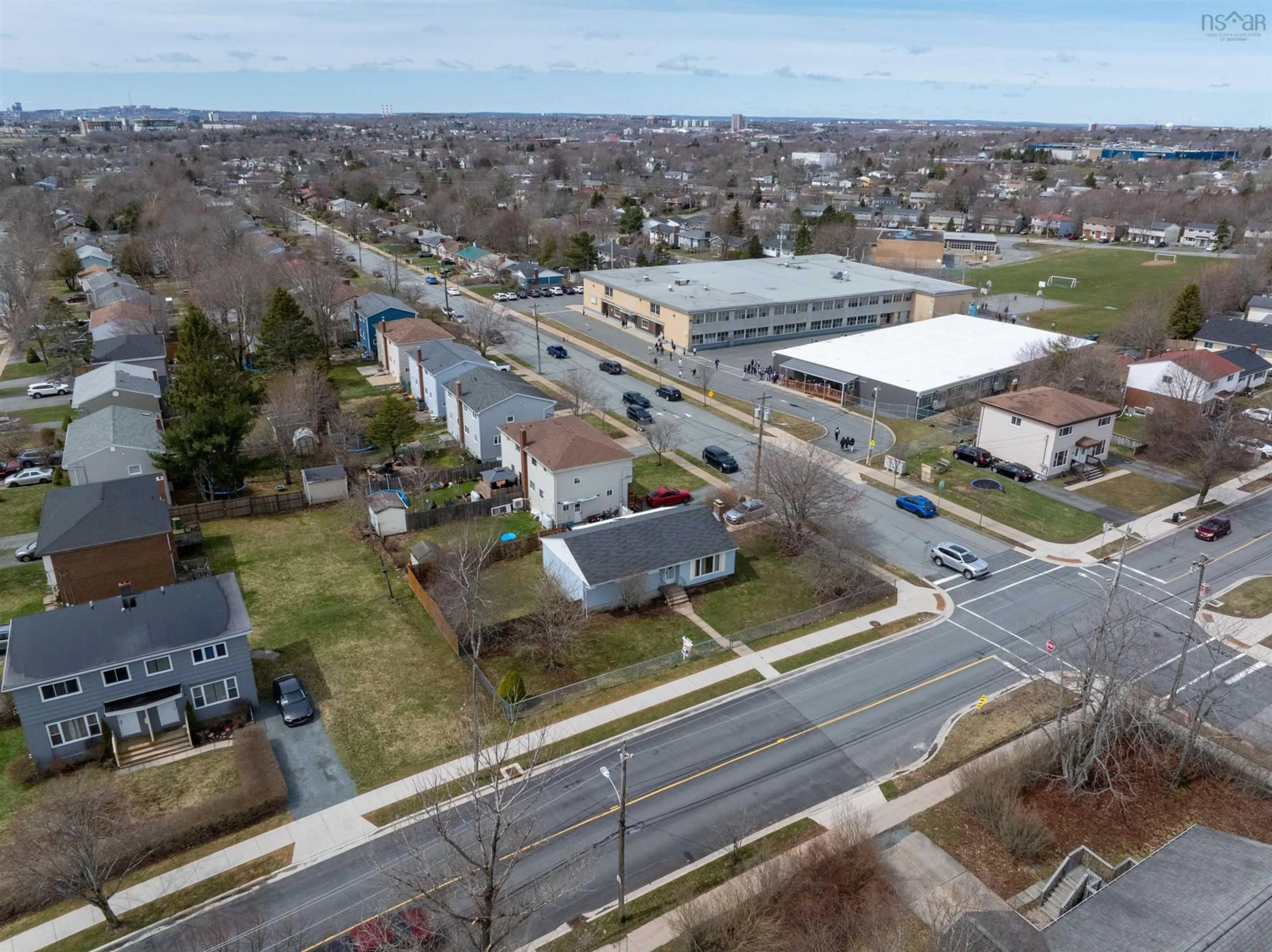 A pic from outside/outdoor area/front of a property/back of a property/a pic from drone, street for 355 Spring Ave, Dartmouth Nova Scotia B2W 1Y2