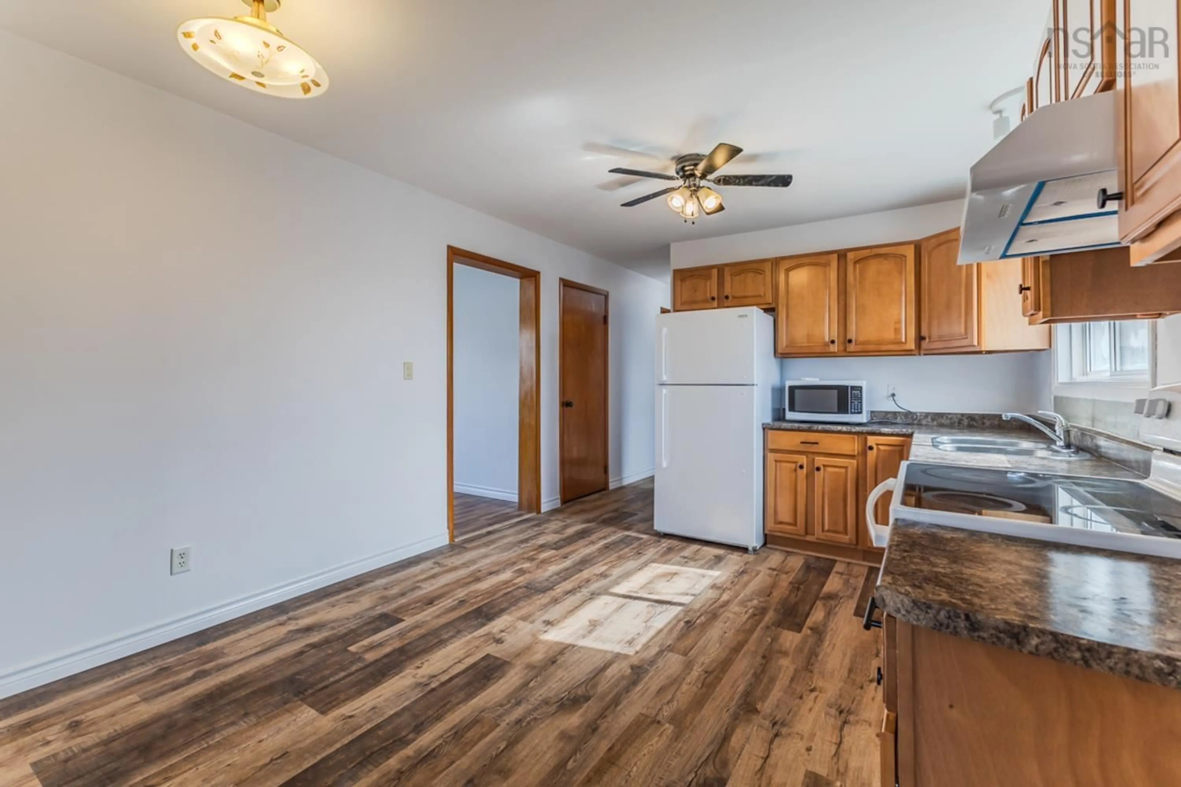 Standard kitchen, wood/laminate floor for 54 Lavinia Dr, Truro Nova Scotia B2N 5R3