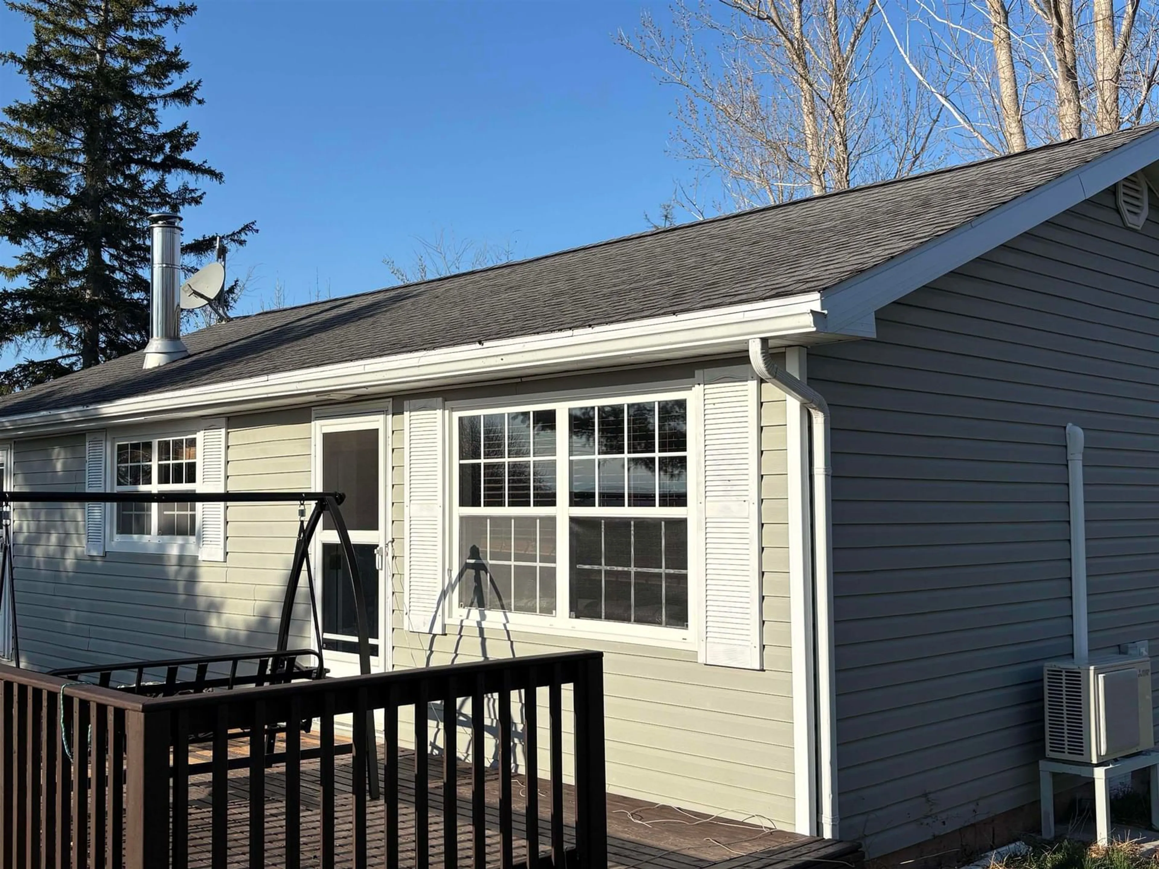 Home with vinyl exterior material, unknown for 200 Lighthouse Lane, Wallace Nova Scotia B0K 1Y0