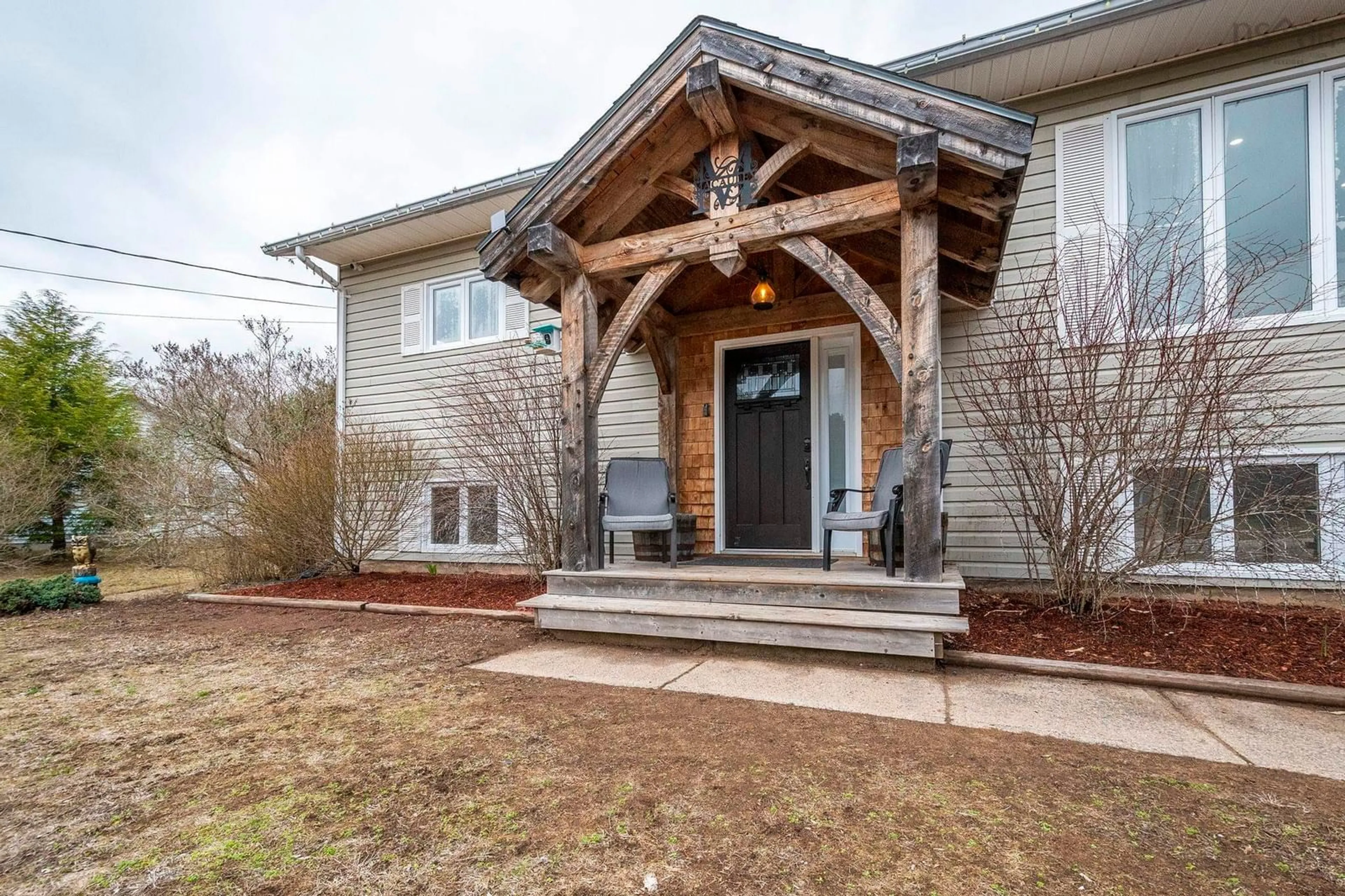 Indoor entryway for 61 Aldred Road, Wilmot Nova Scotia B0P 1R0