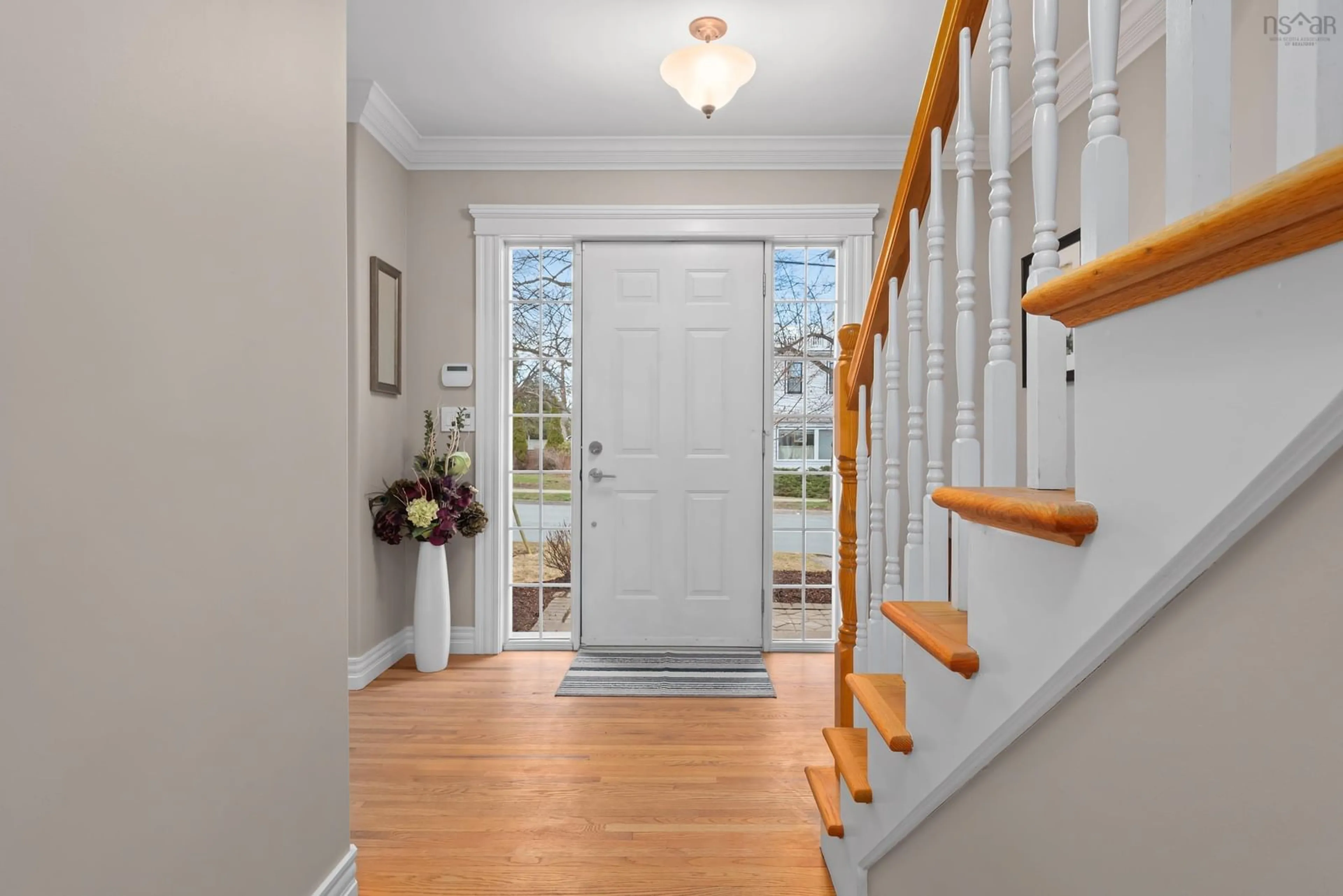 Indoor entryway for 5706 Southwood Dr, Halifax Peninsula Nova Scotia B3H 4P4