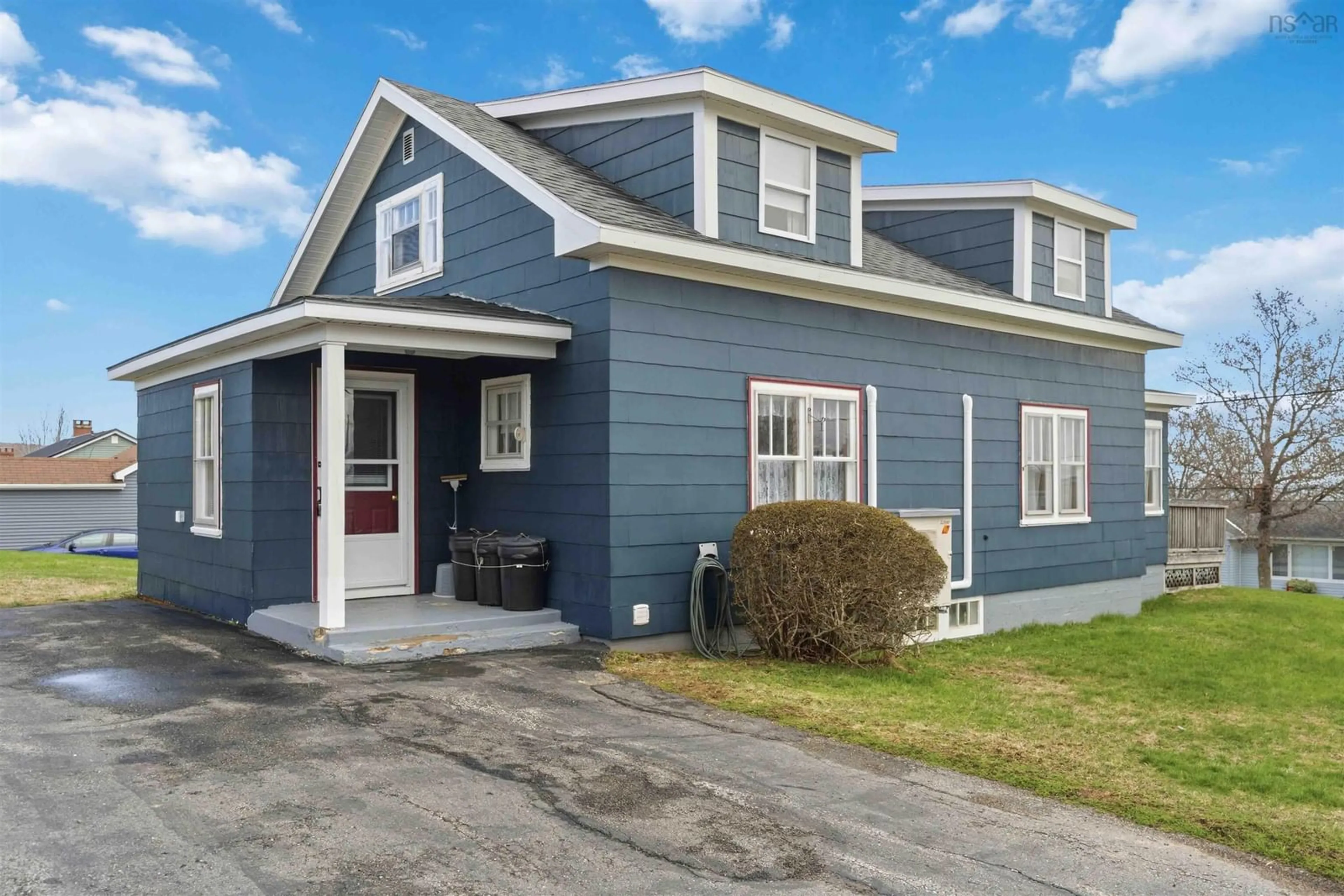 Home with vinyl exterior material, street for 151 King St, Digby Nova Scotia B0V 1A0