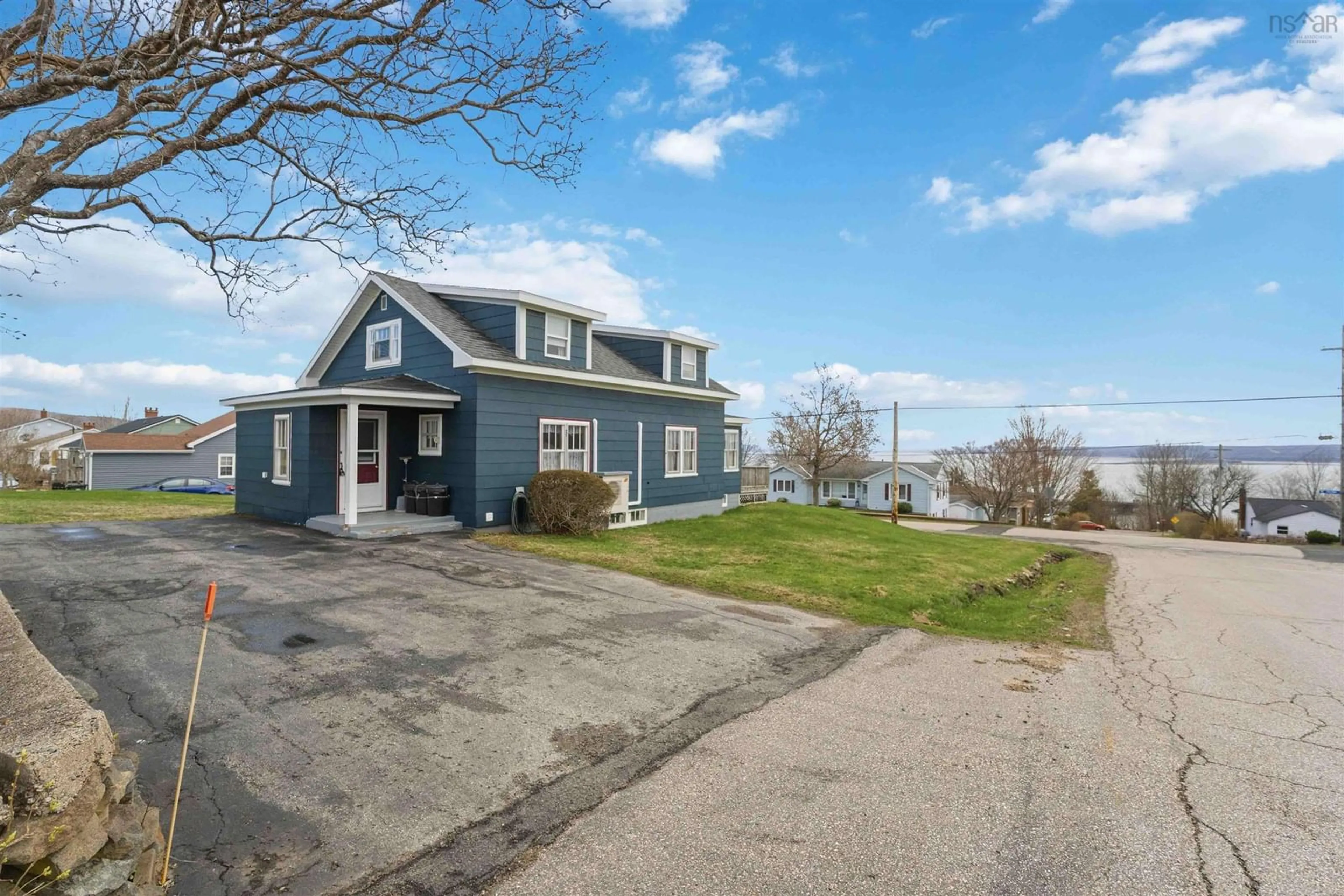 A pic from outside/outdoor area/front of a property/back of a property/a pic from drone, water/lake/river/ocean view for 151 King St, Digby Nova Scotia B0V 1A0