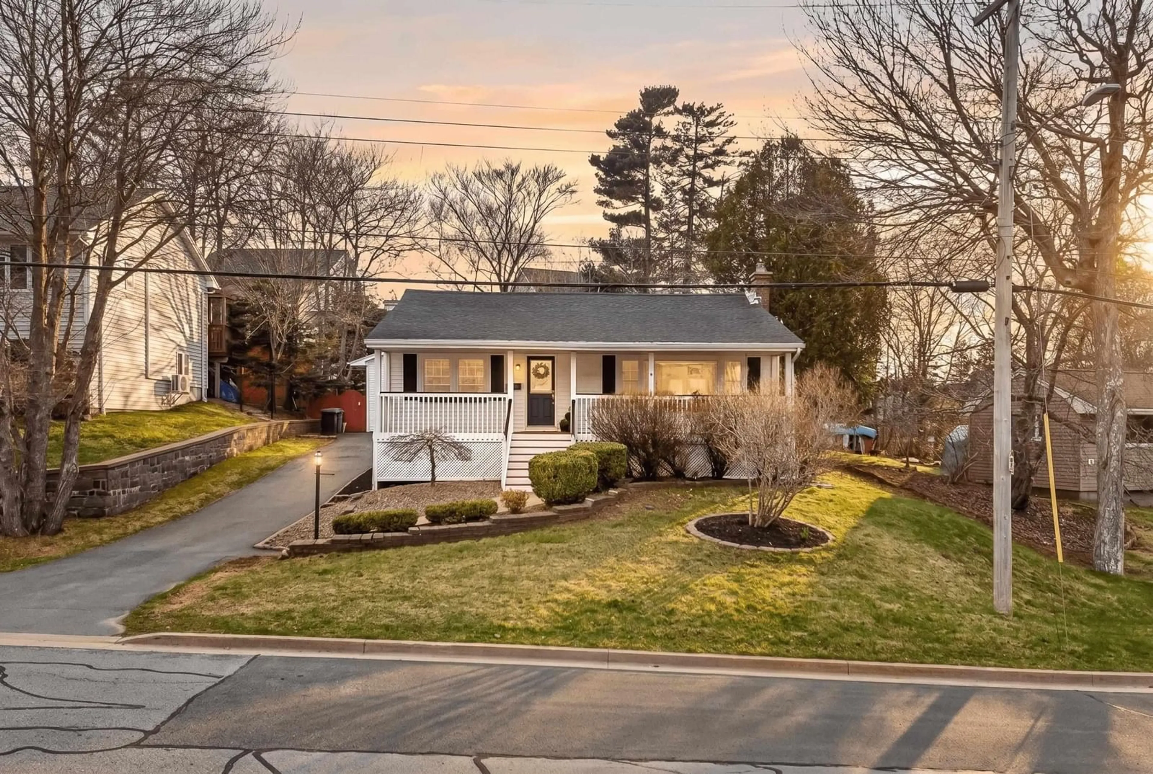A pic from outside/outdoor area/front of a property/back of a property/a pic from drone, street for 47 Douglas Cres, Halifax Nova Scotia B3M 3B6