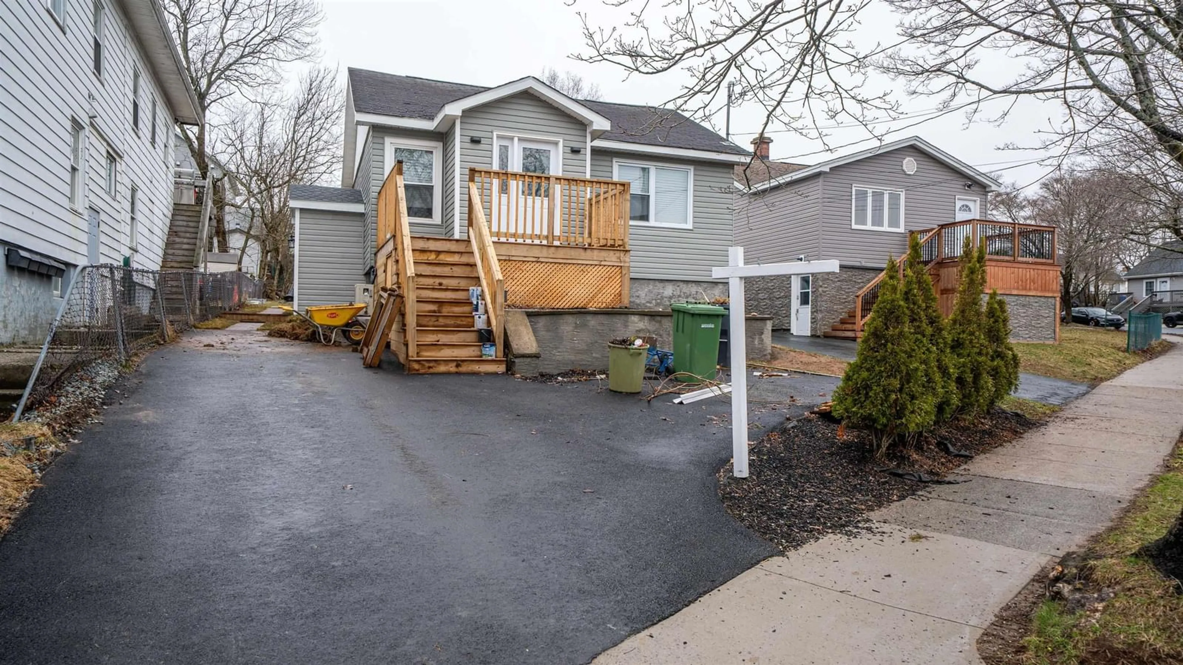 Home with vinyl exterior material, street for 3658 Albert St, Halifax Peninsula Nova Scotia B3K 3N8