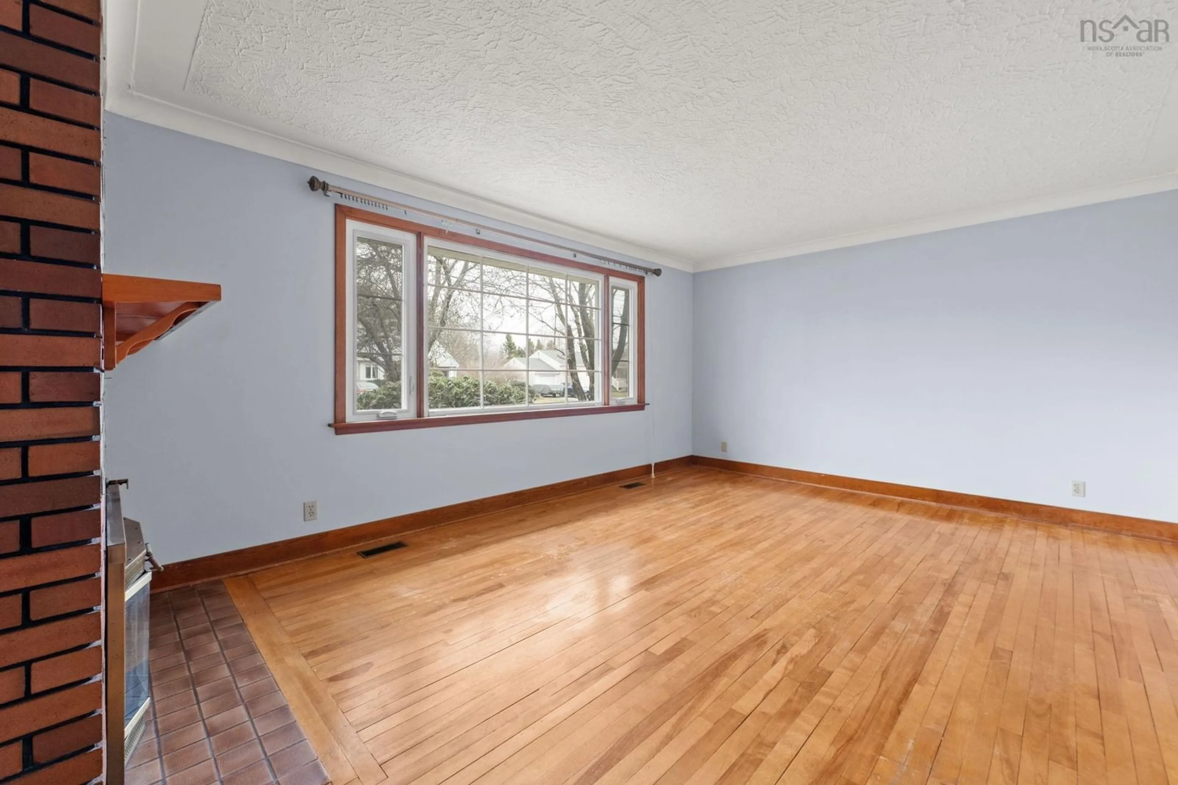 A pic of a room for 12 Raymoor Dr, Dartmouth Nova Scotia B2X 1G7