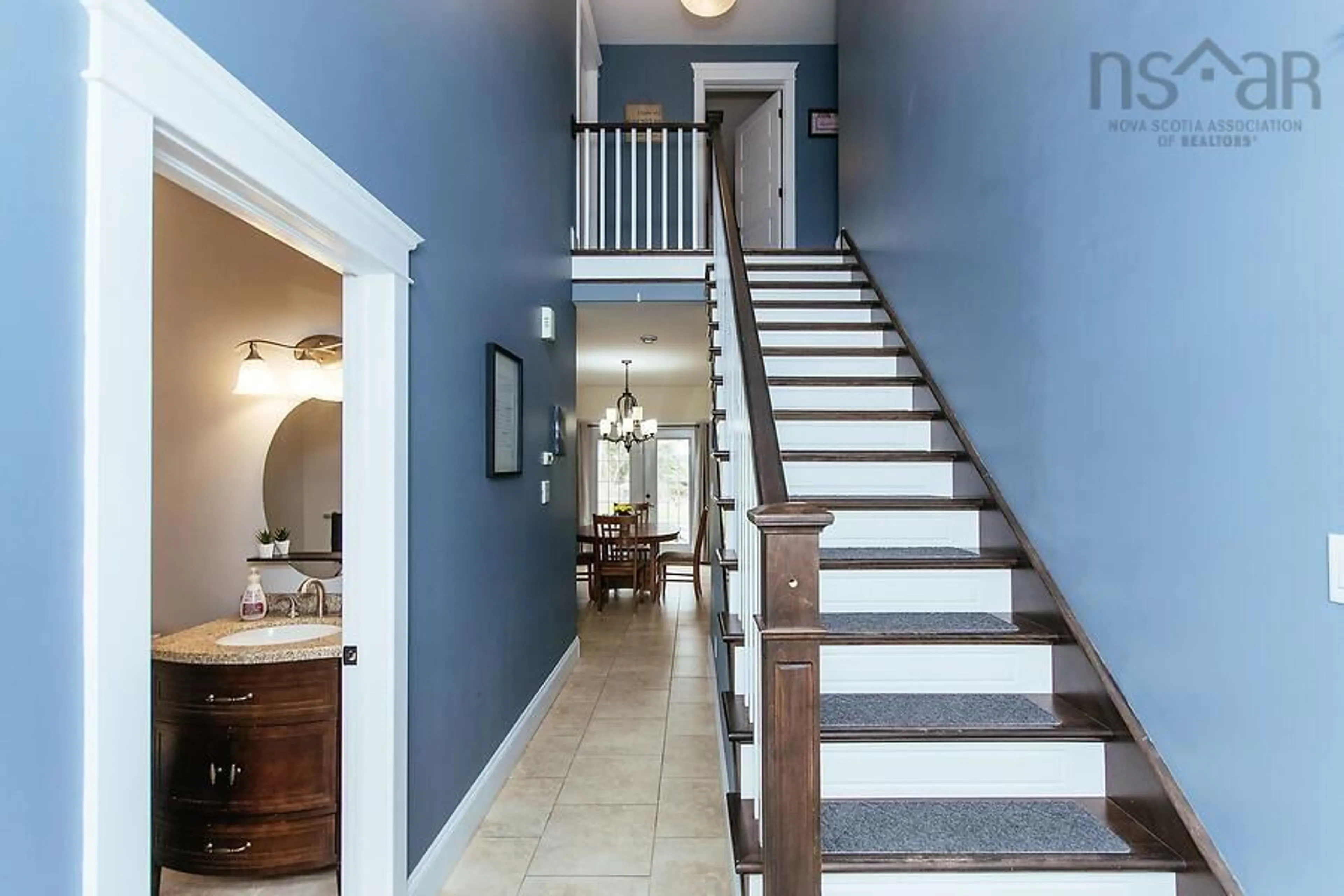 Indoor entryway for 2249 Sackville Dr, Upper Sackville Nova Scotia B4E 3C7