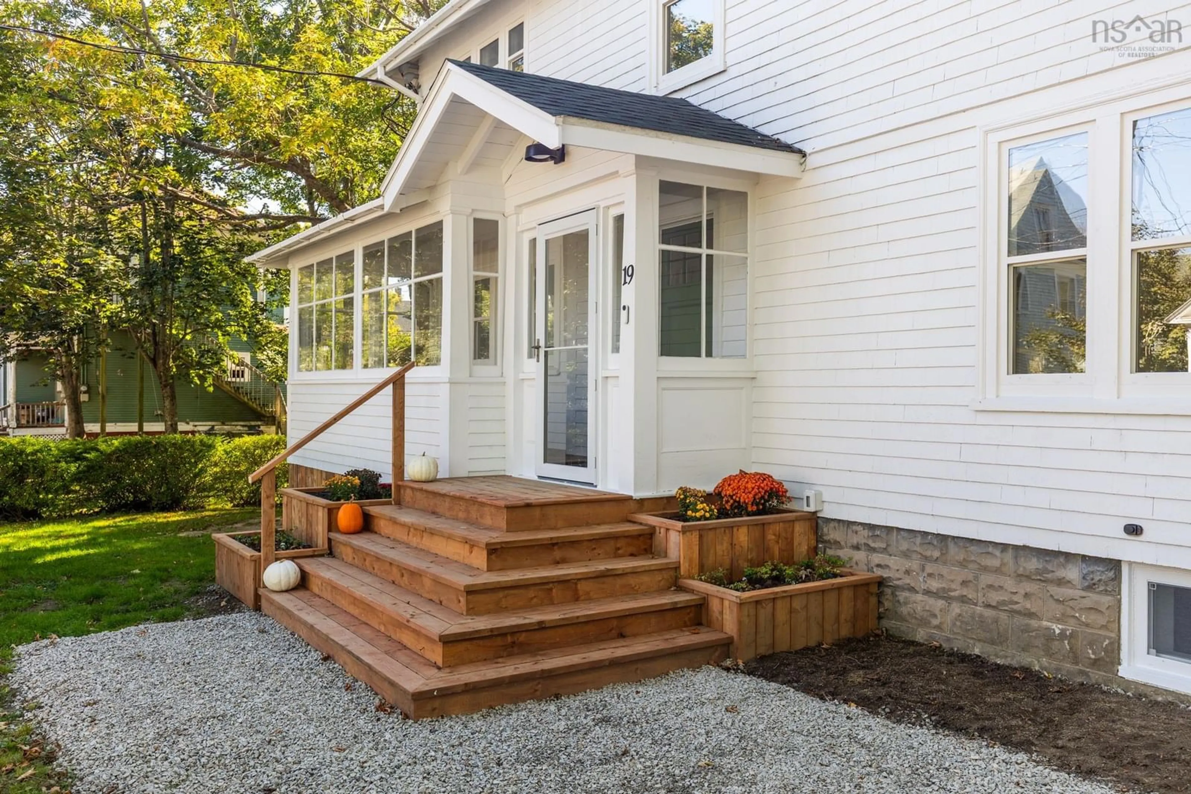 Unknown for 19 Cumberland St, Yarmouth Nova Scotia B5A 5K4