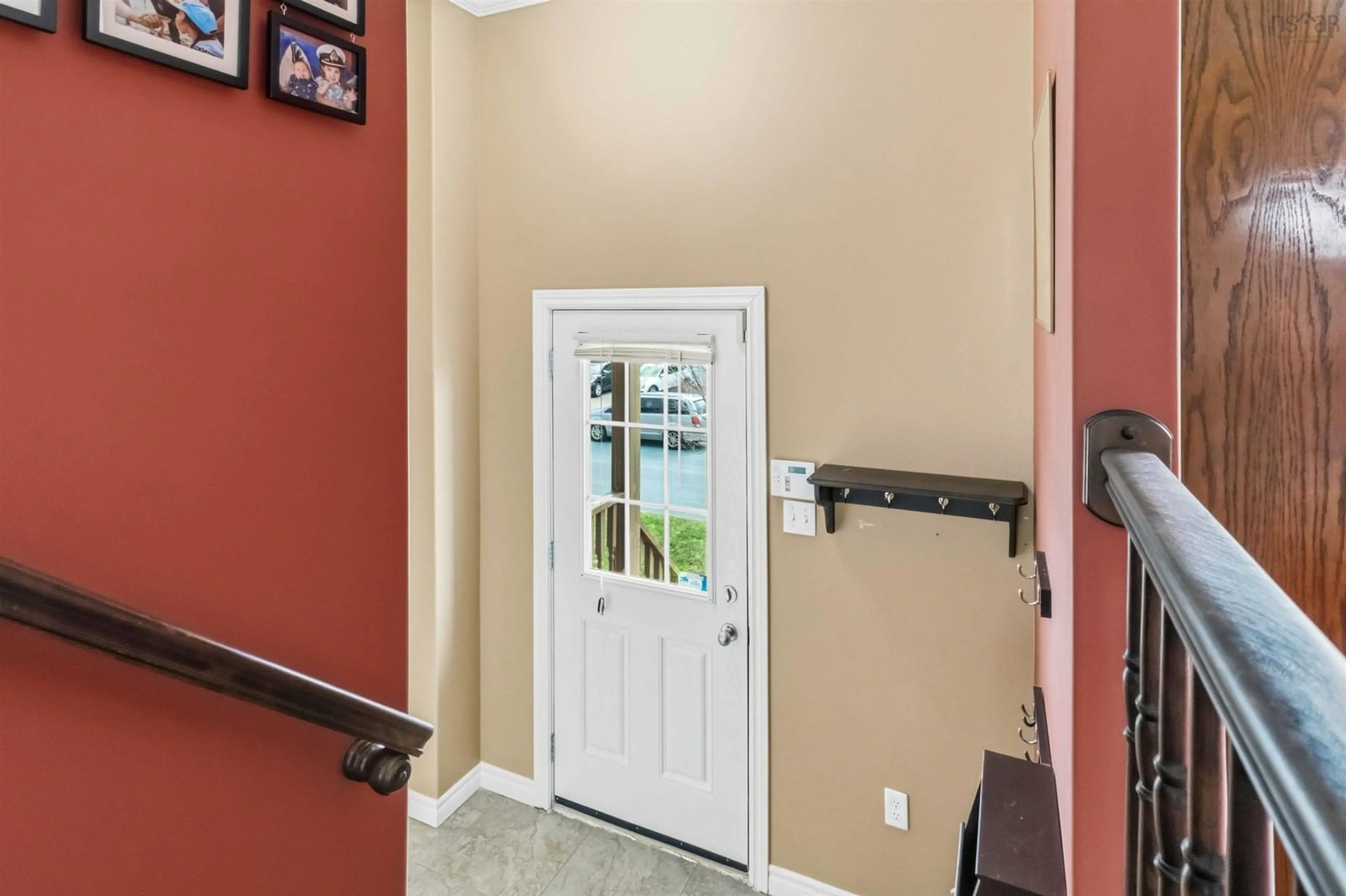 Indoor entryway for 33 Riverwood Dr, Timberlea Nova Scotia B3T 0B1