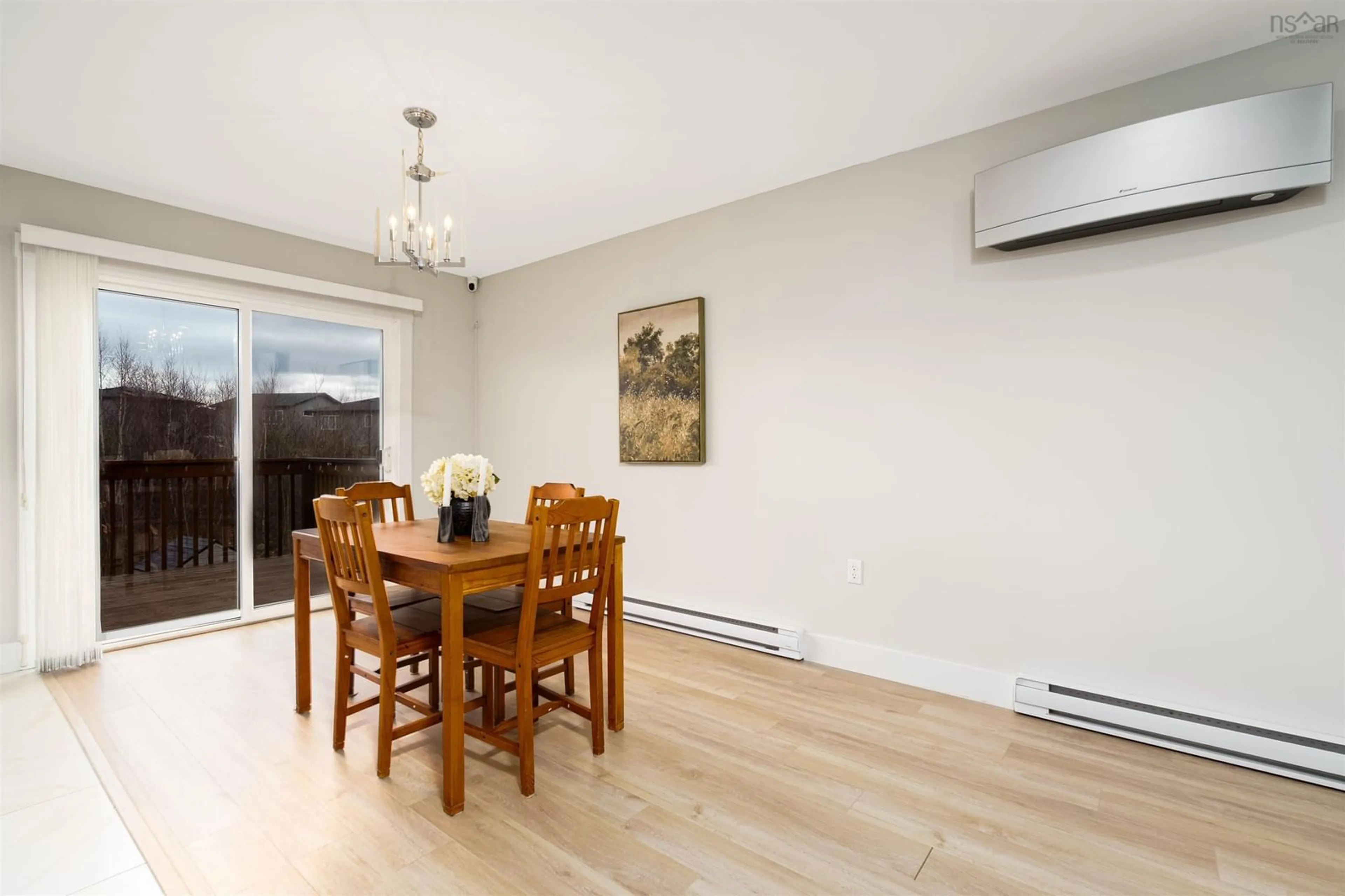 Dining room, wood/laminate floor for 27 Onyx Cres, Halifax Nova Scotia B3P 0H5