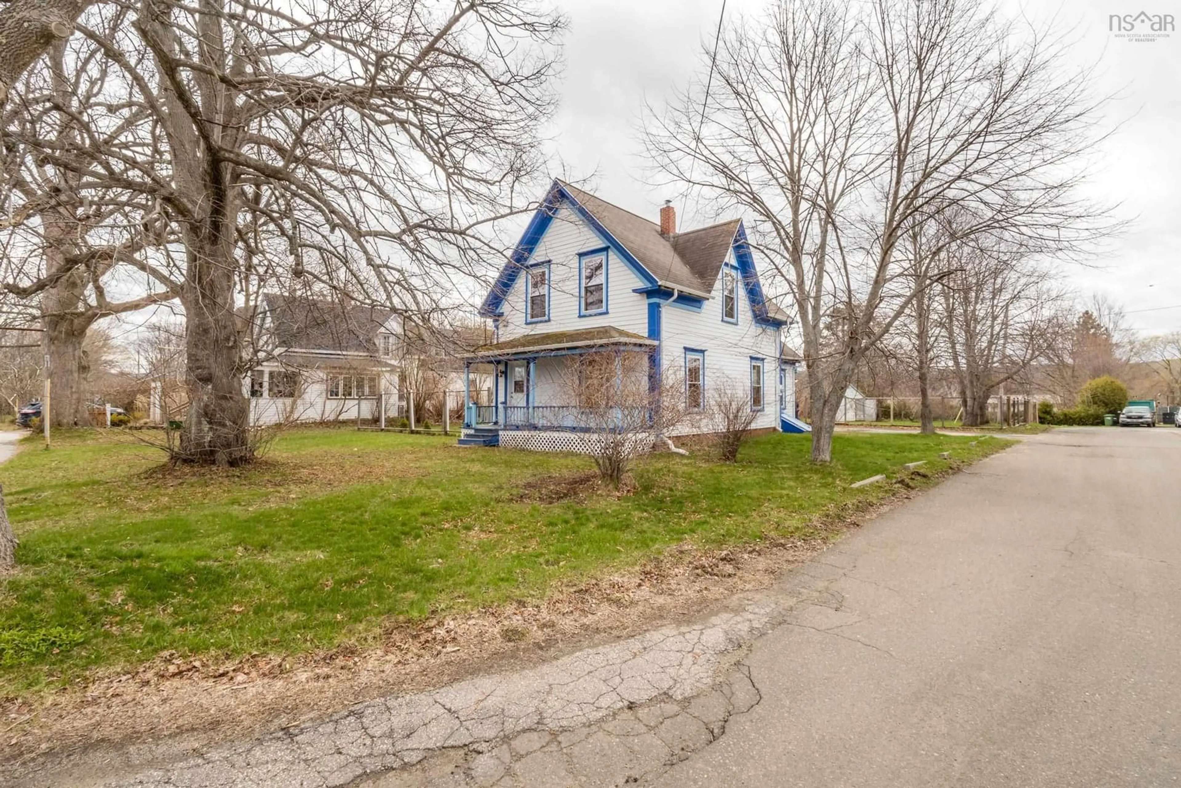 A pic from outside/outdoor area/front of a property/back of a property/a pic from drone, street for 15 Park St, Bridgetown Nova Scotia B0S 1C0