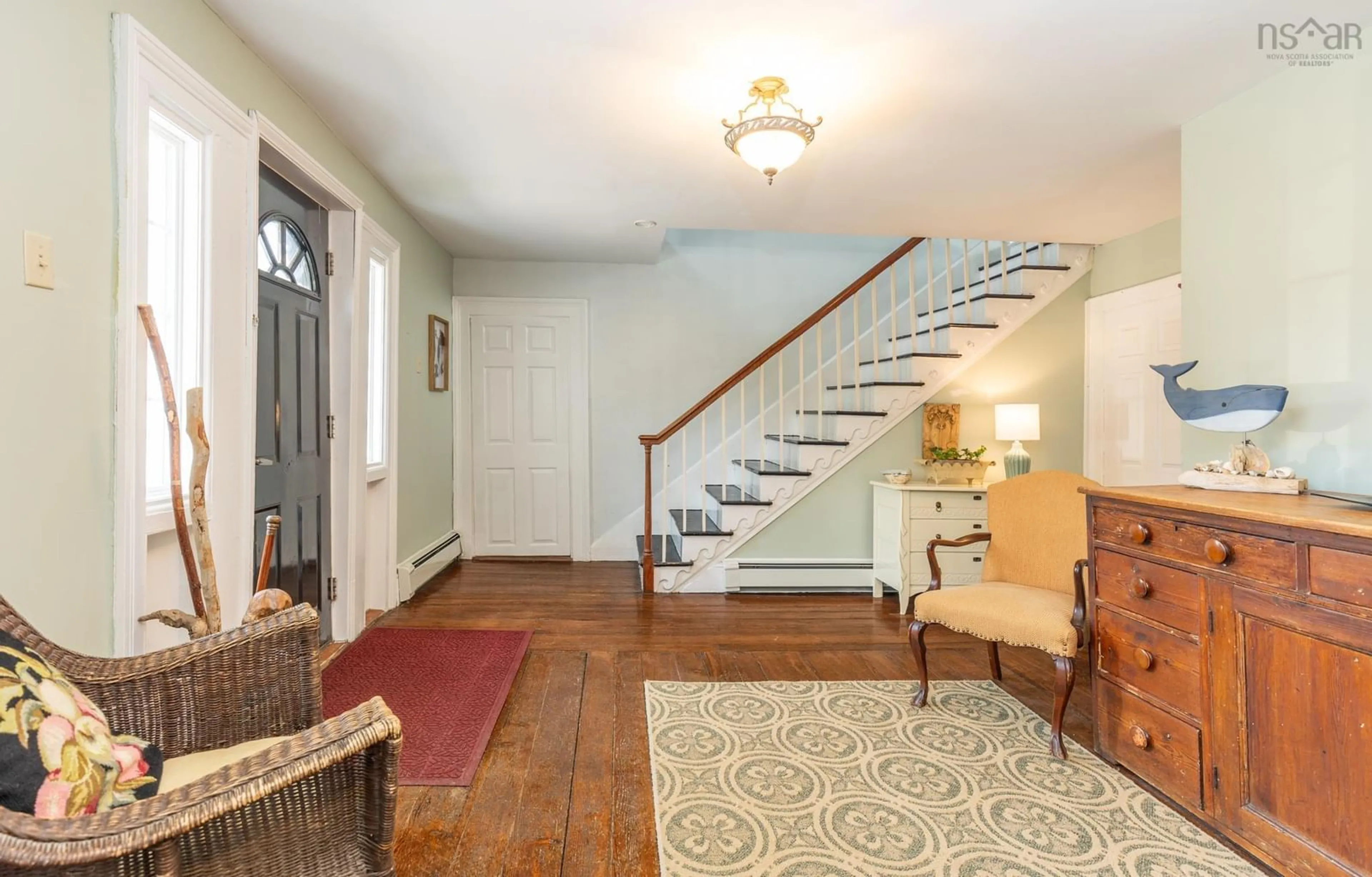 Indoor foyer for 4 Market St, Yarmouth Nova Scotia B5A 4R5