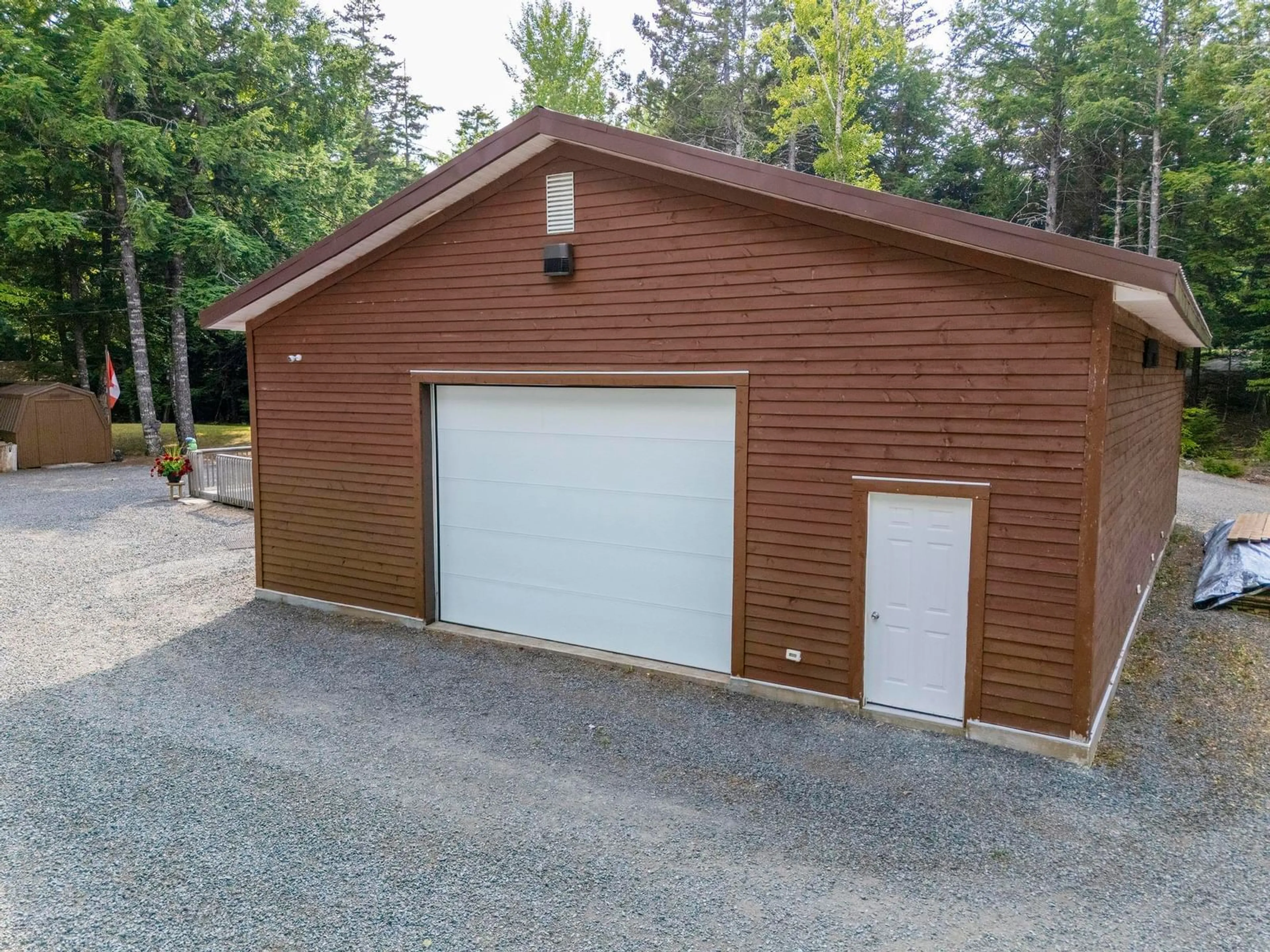 Indoor garage for 945 High Landing Rd, Parkdale Nova Scotia B0R 1A0