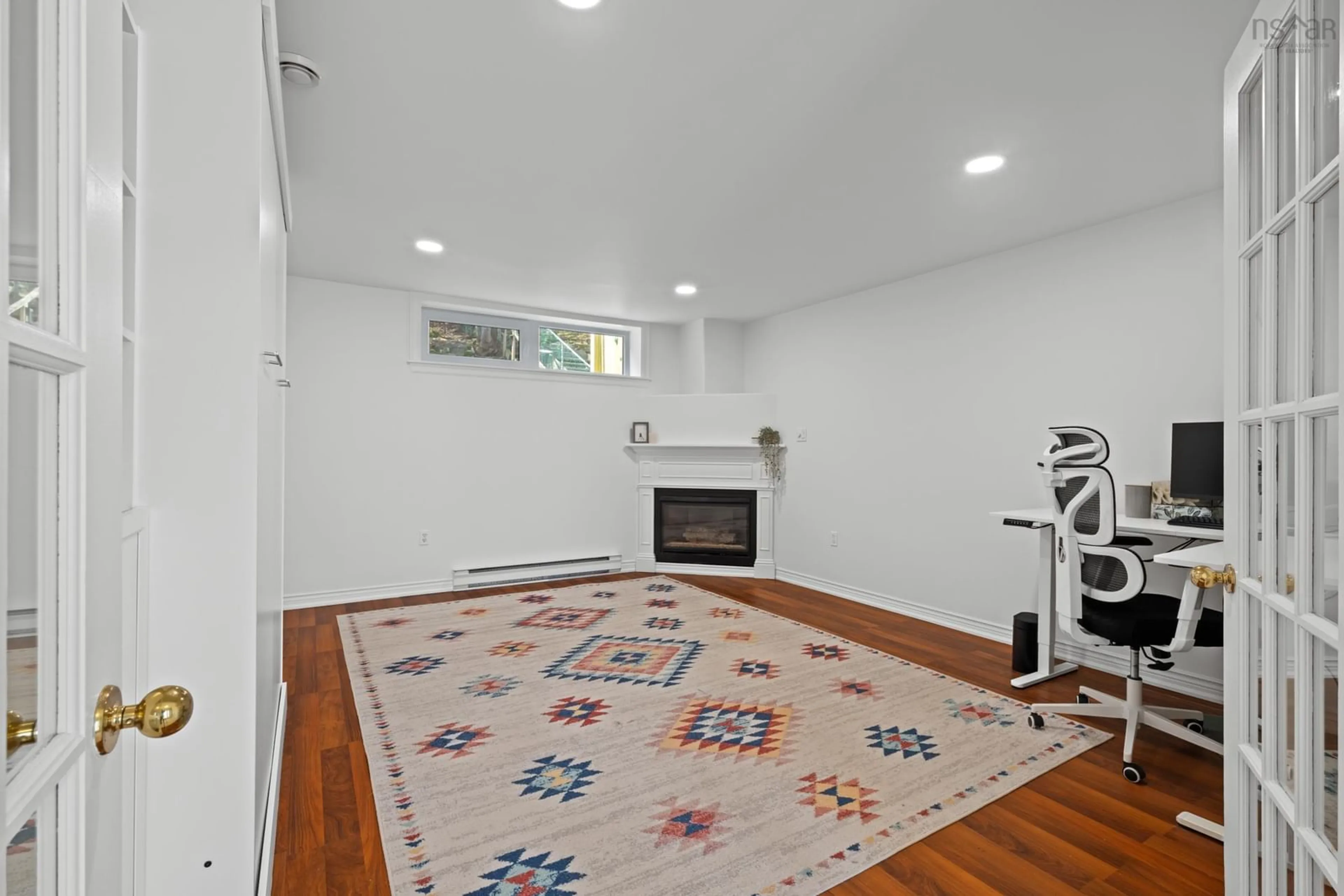 Indoor foyer for 37 Royal Masts Way, Bedford Nova Scotia B4A 4B1