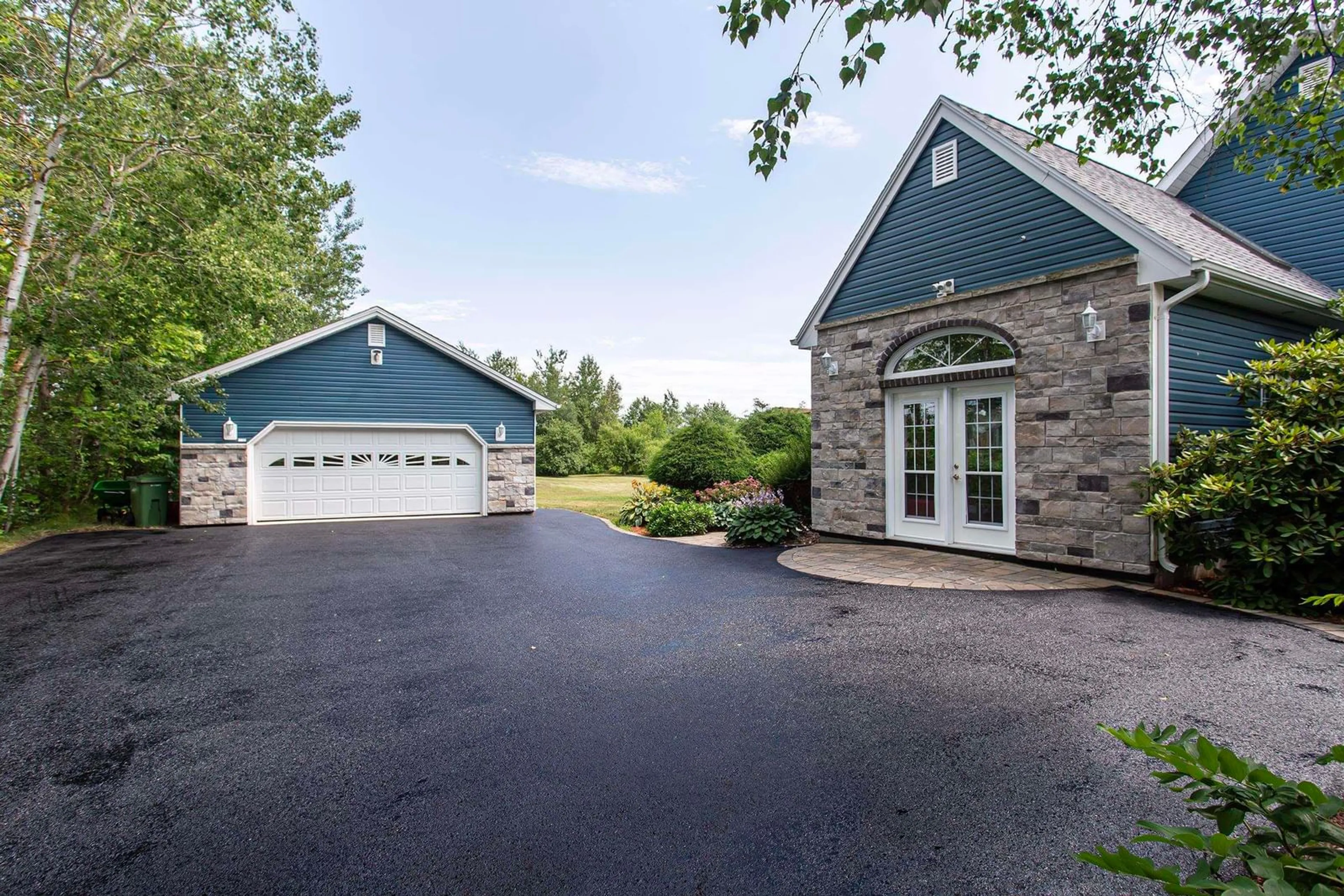 Indoor garage for 484 Shaw Rd, Berwick North Nova Scotia B0P 1E0