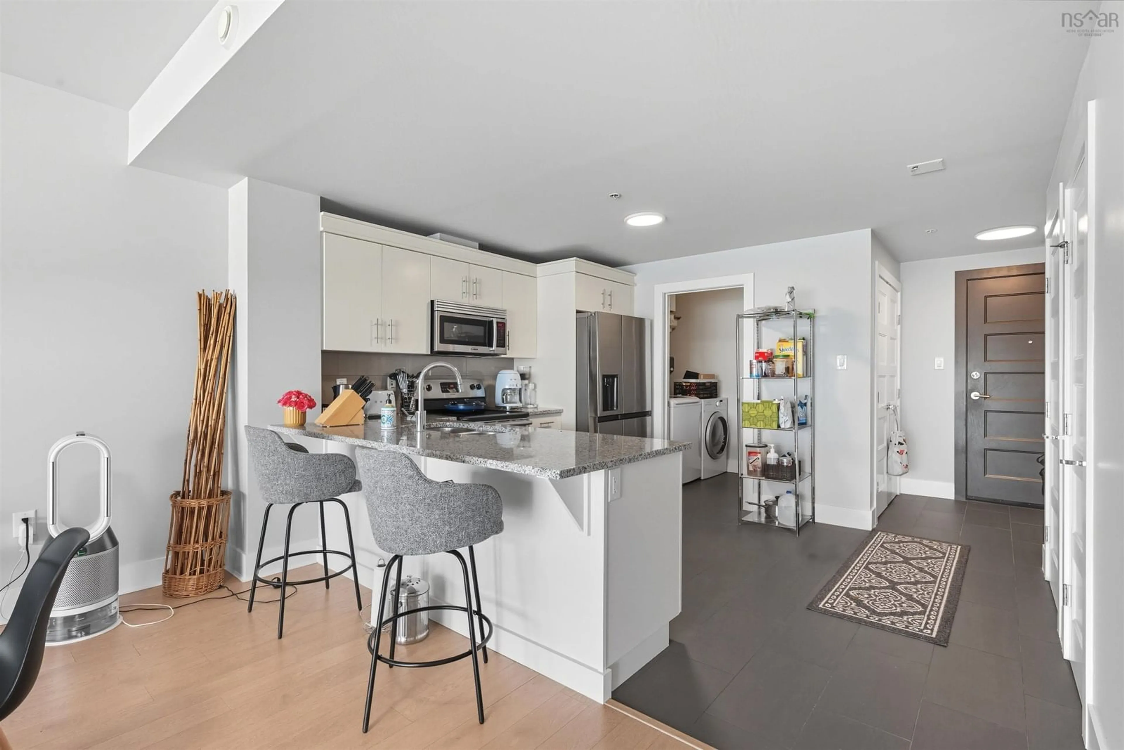 Open concept kitchen, ceramic/tile floor for 15 Kings Wharf Pl #501, Dartmouth Nova Scotia B2Y 0C2